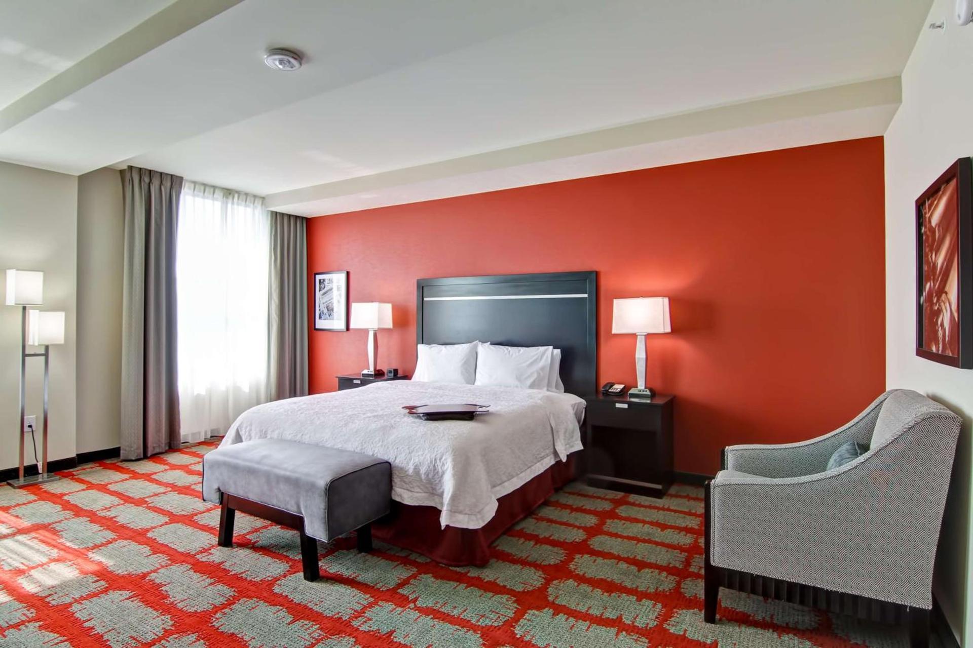 Hampton Inn and Suites Cincinnati - Downtown photo 18