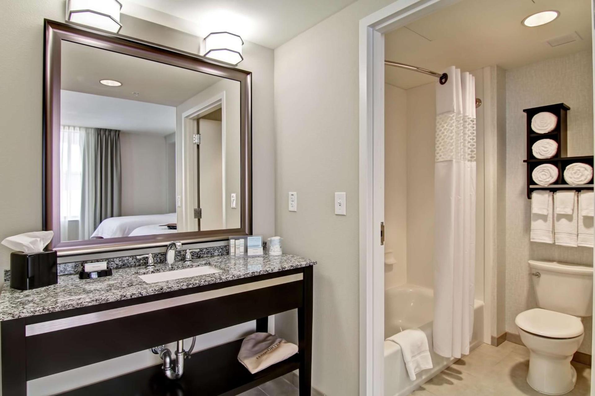 Hampton Inn and Suites Cincinnati - Downtown photo 22