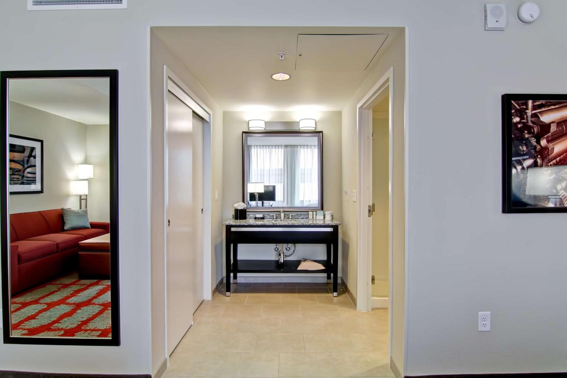 Hampton Inn and Suites Cincinnati - Downtown photo 24