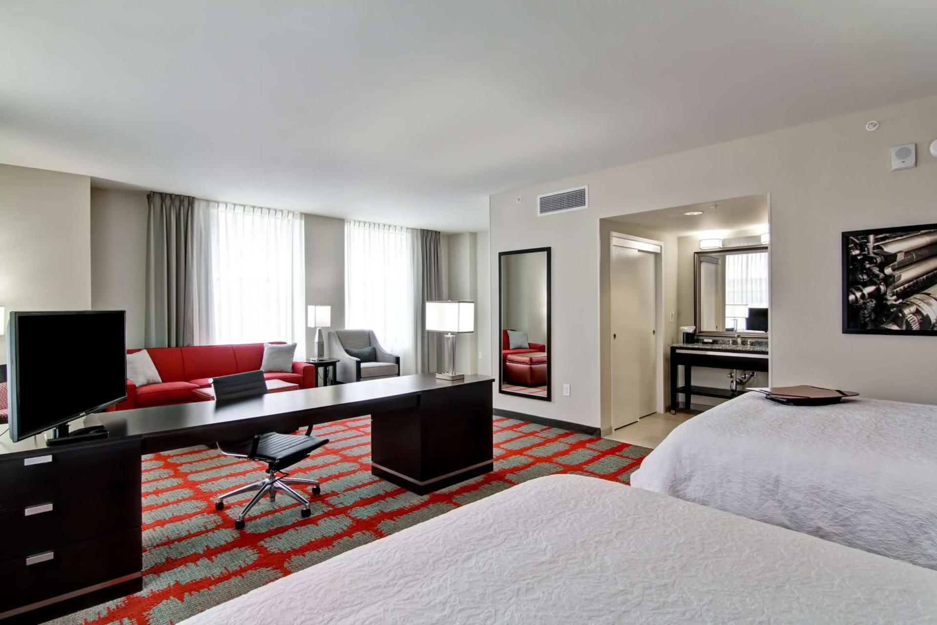 Hampton Inn and Suites Cincinnati - Downtown photo 27