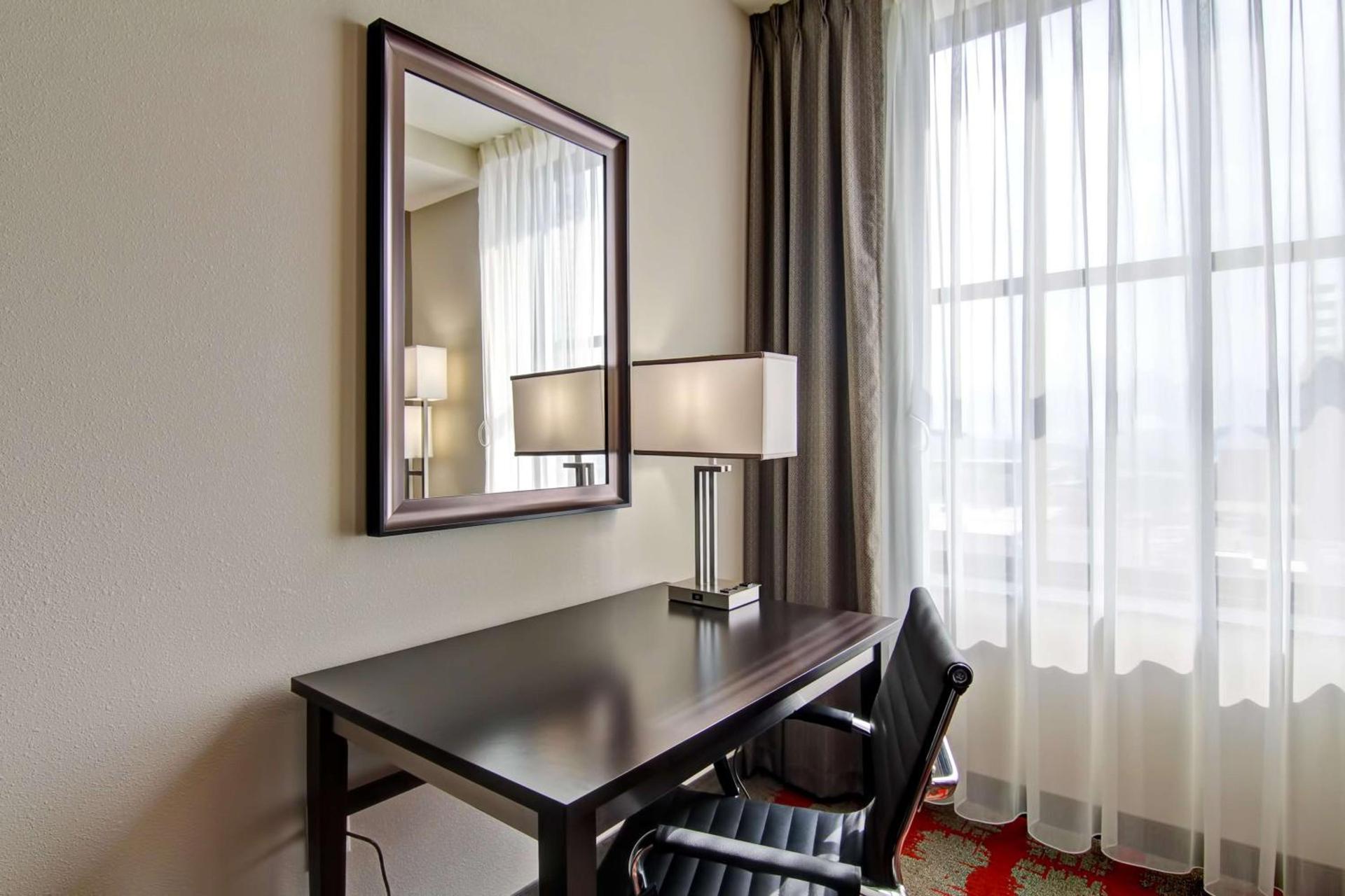 Hampton Inn and Suites Cincinnati - Downtown photo 29
