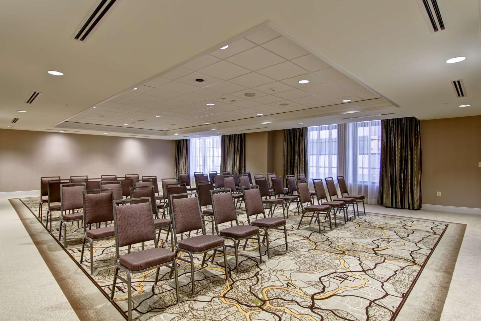 Hampton Inn and Suites Cincinnati - Downtown photo 30