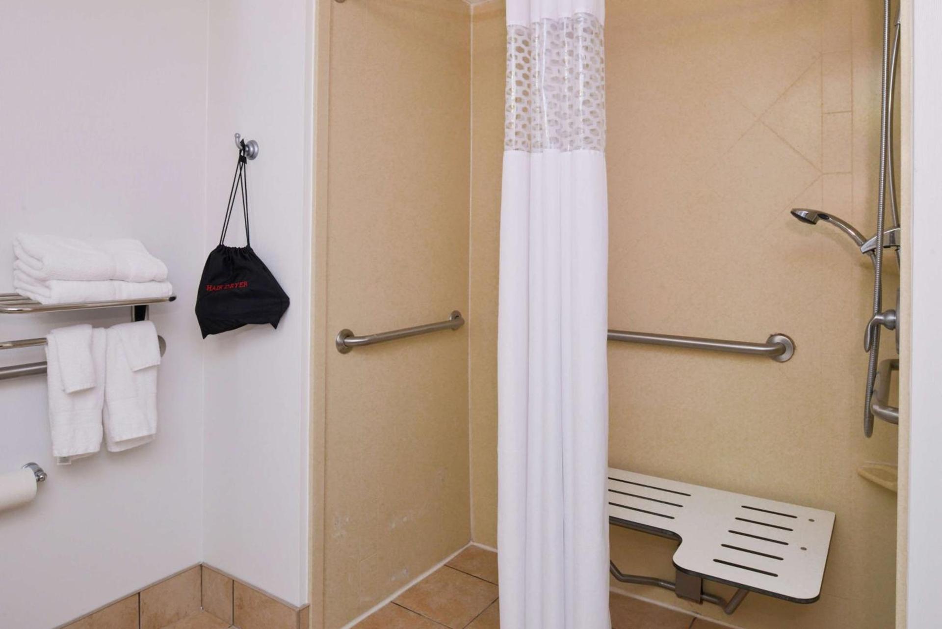 Hampton Inn & Suites Wilmington photo 27