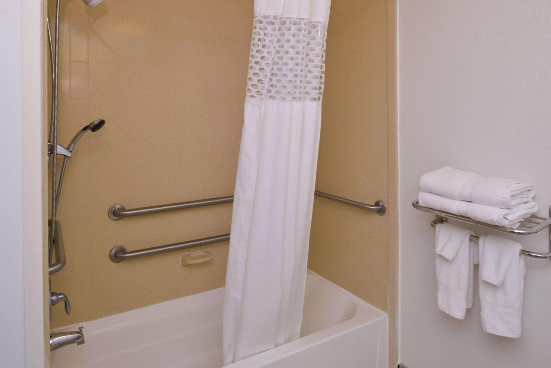 Hampton Inn & Suites Wilmington photo 32