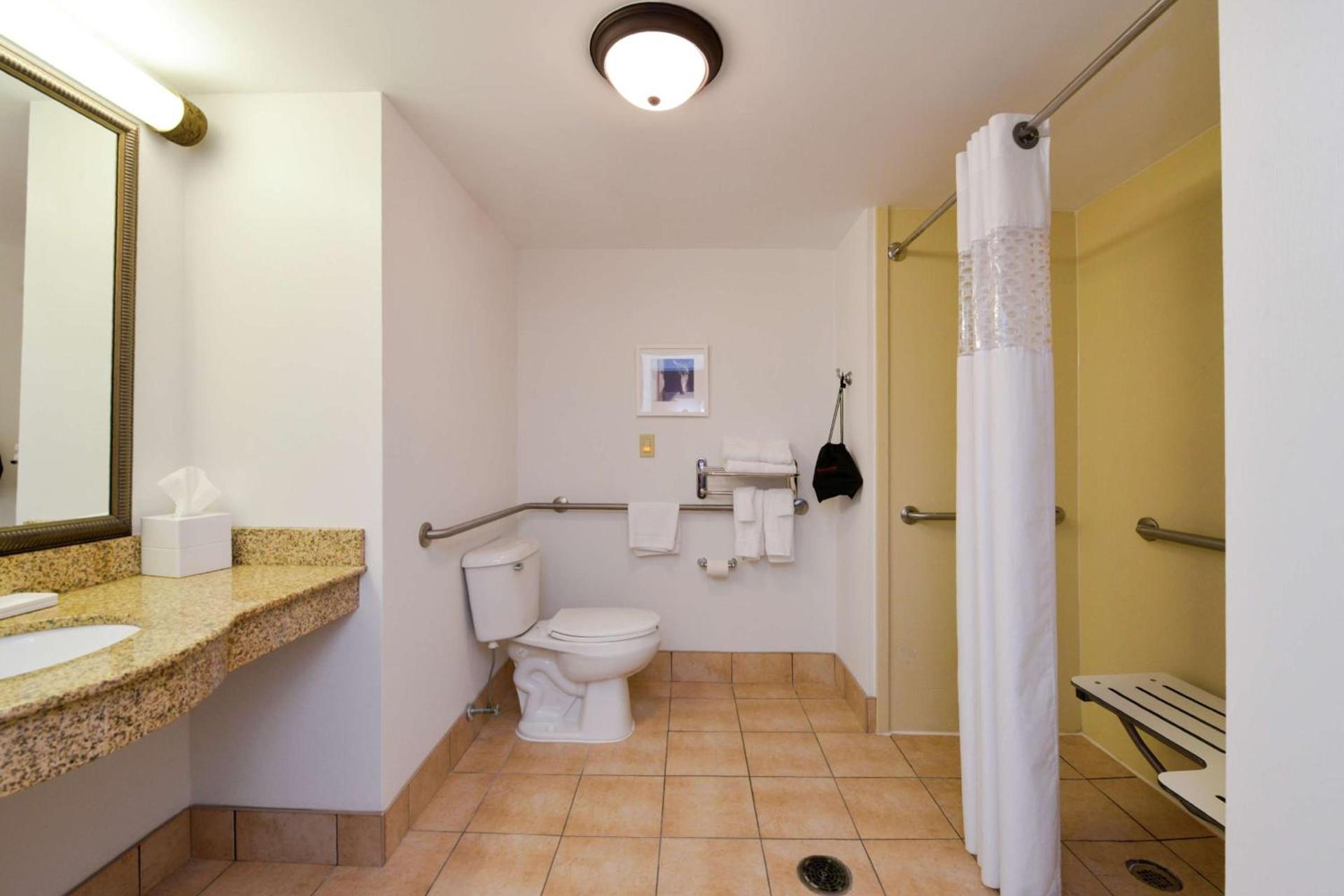 Hampton Inn & Suites Wilmington photo 35