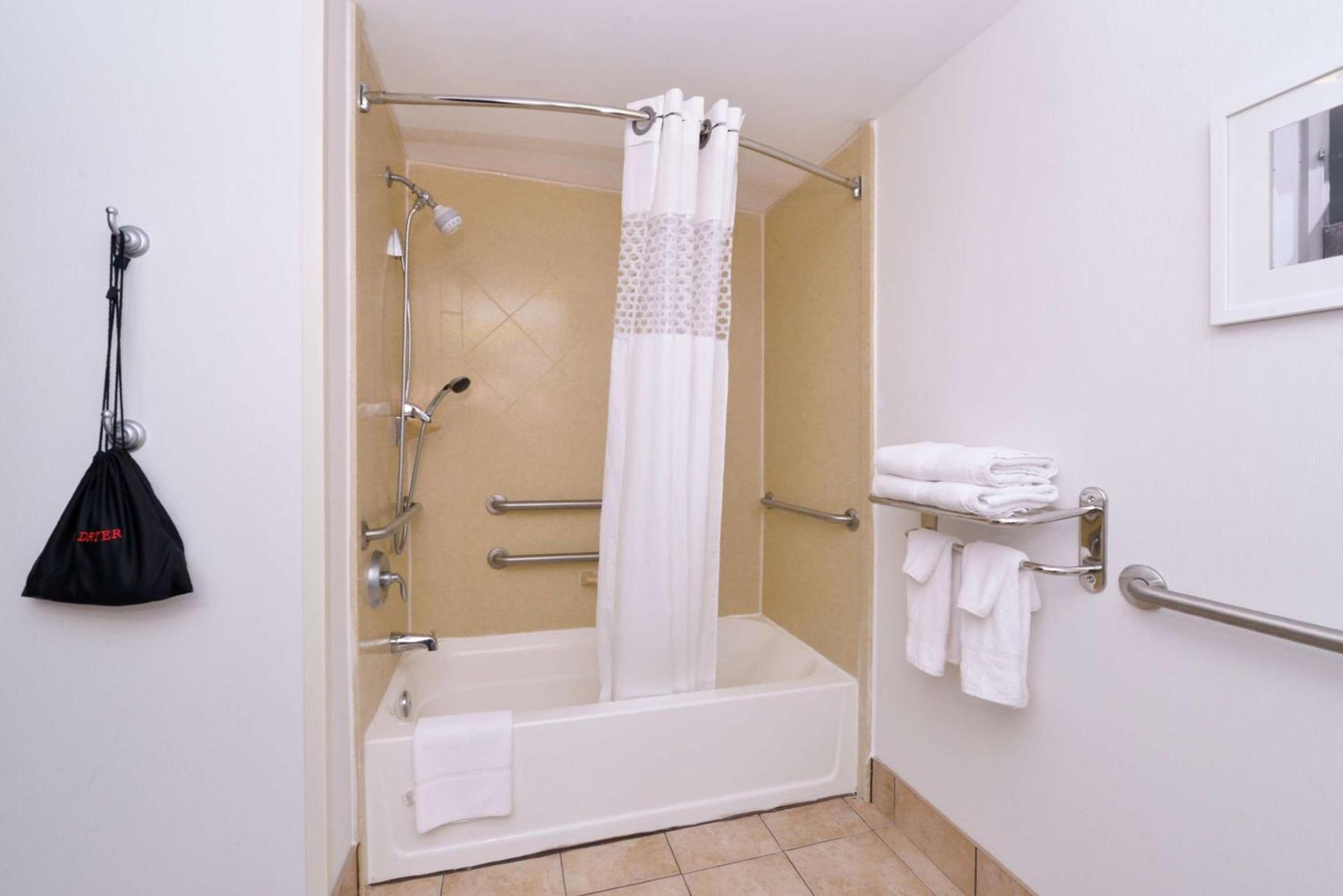 Hampton Inn & Suites Wilmington photo 36