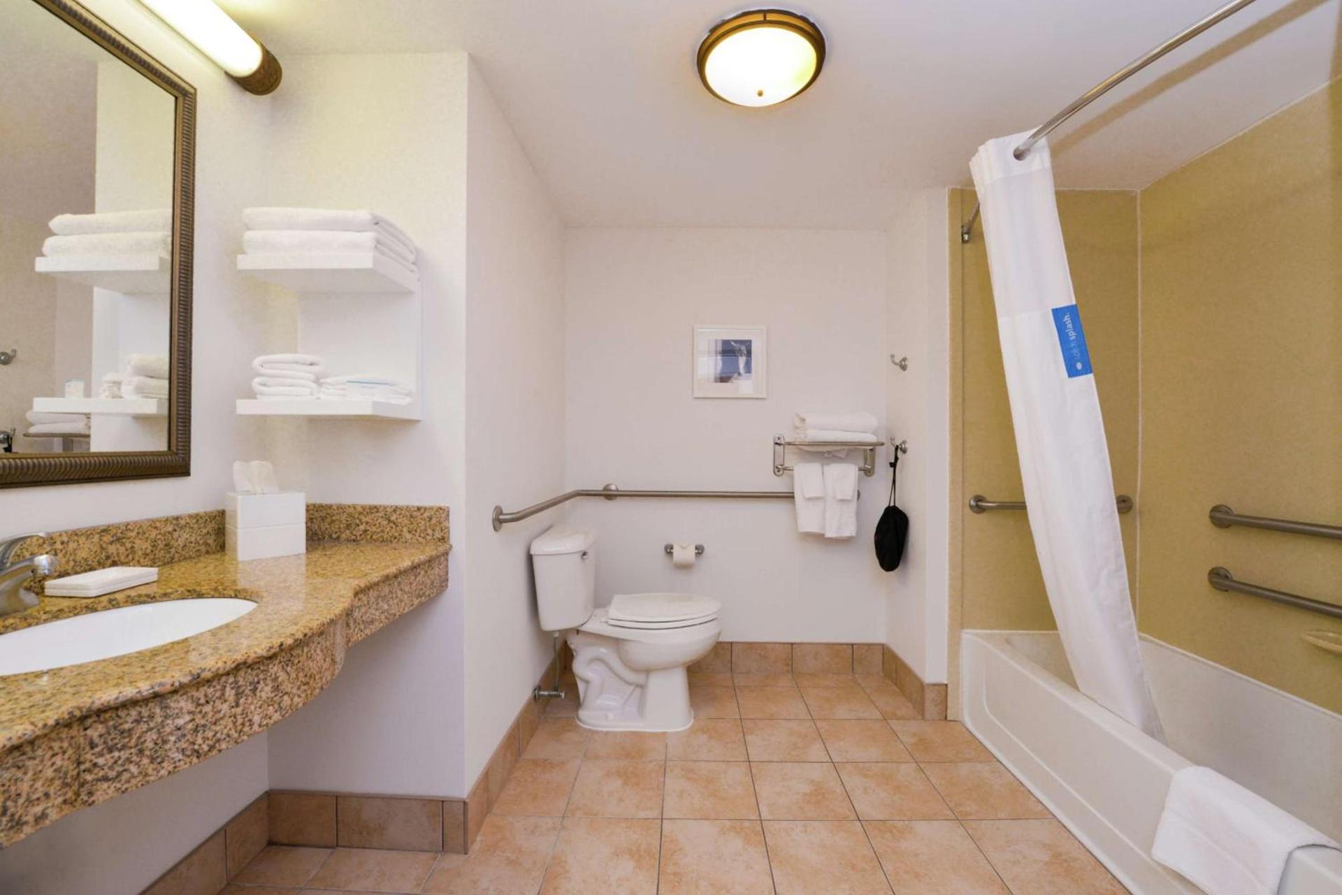 Hampton Inn & Suites Wilmington photo 53