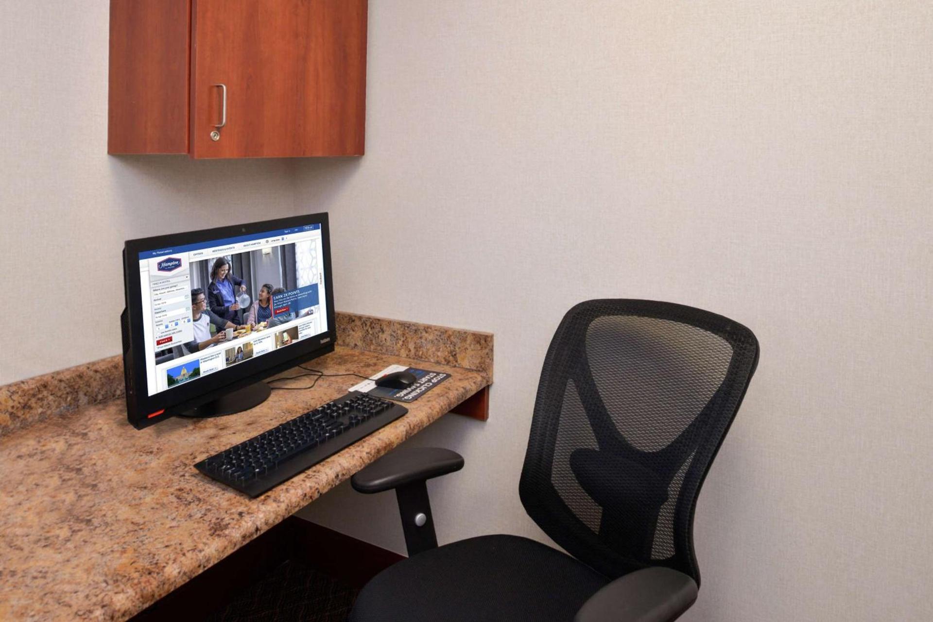Hampton Inn & Suites Wilmington photo 68