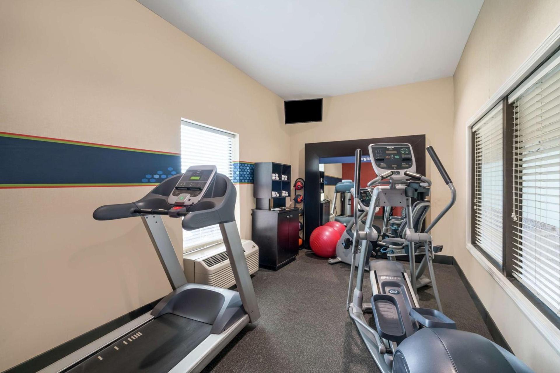 Hampton Inn Corydon photo 8