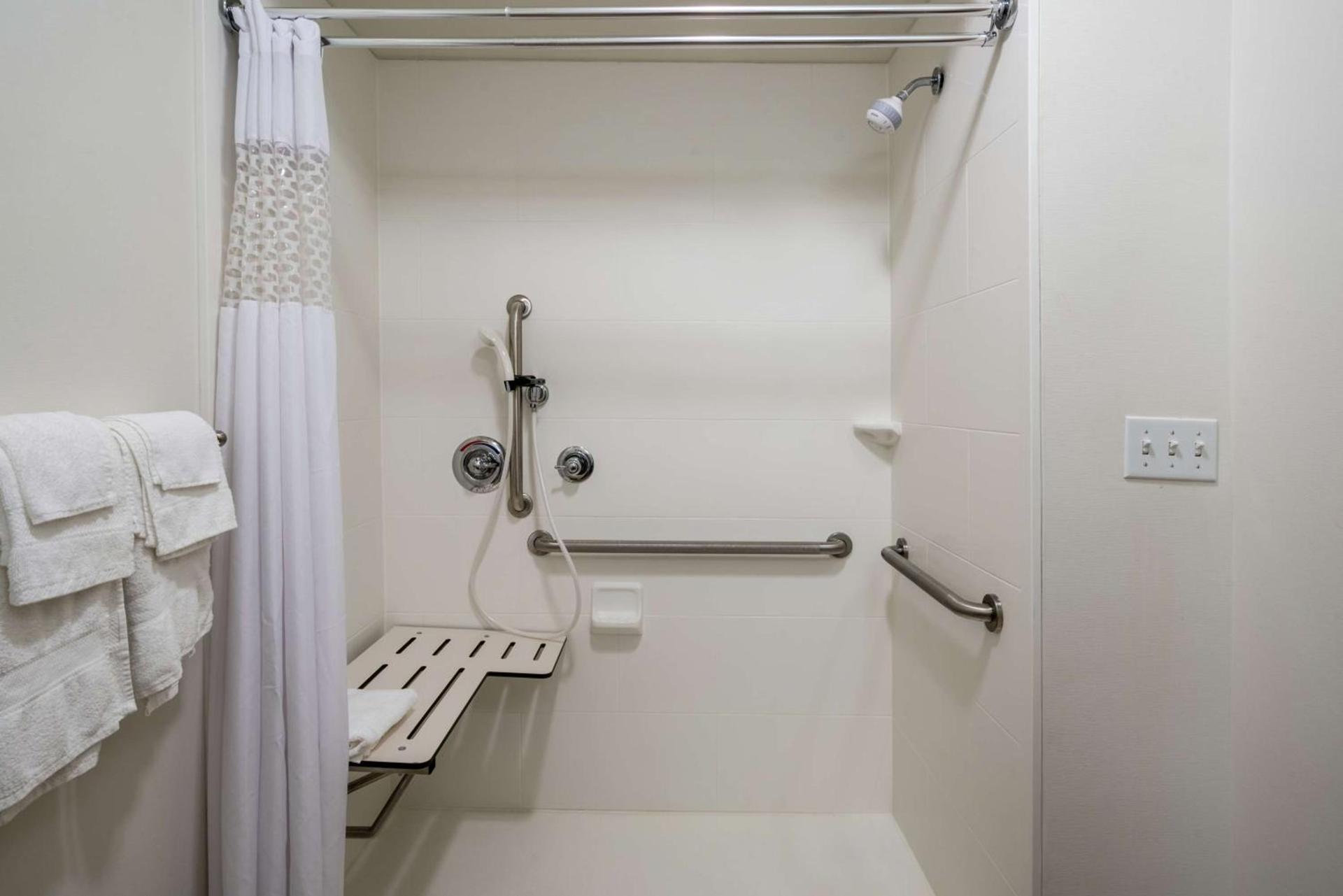 Hampton Inn Corydon photo 12