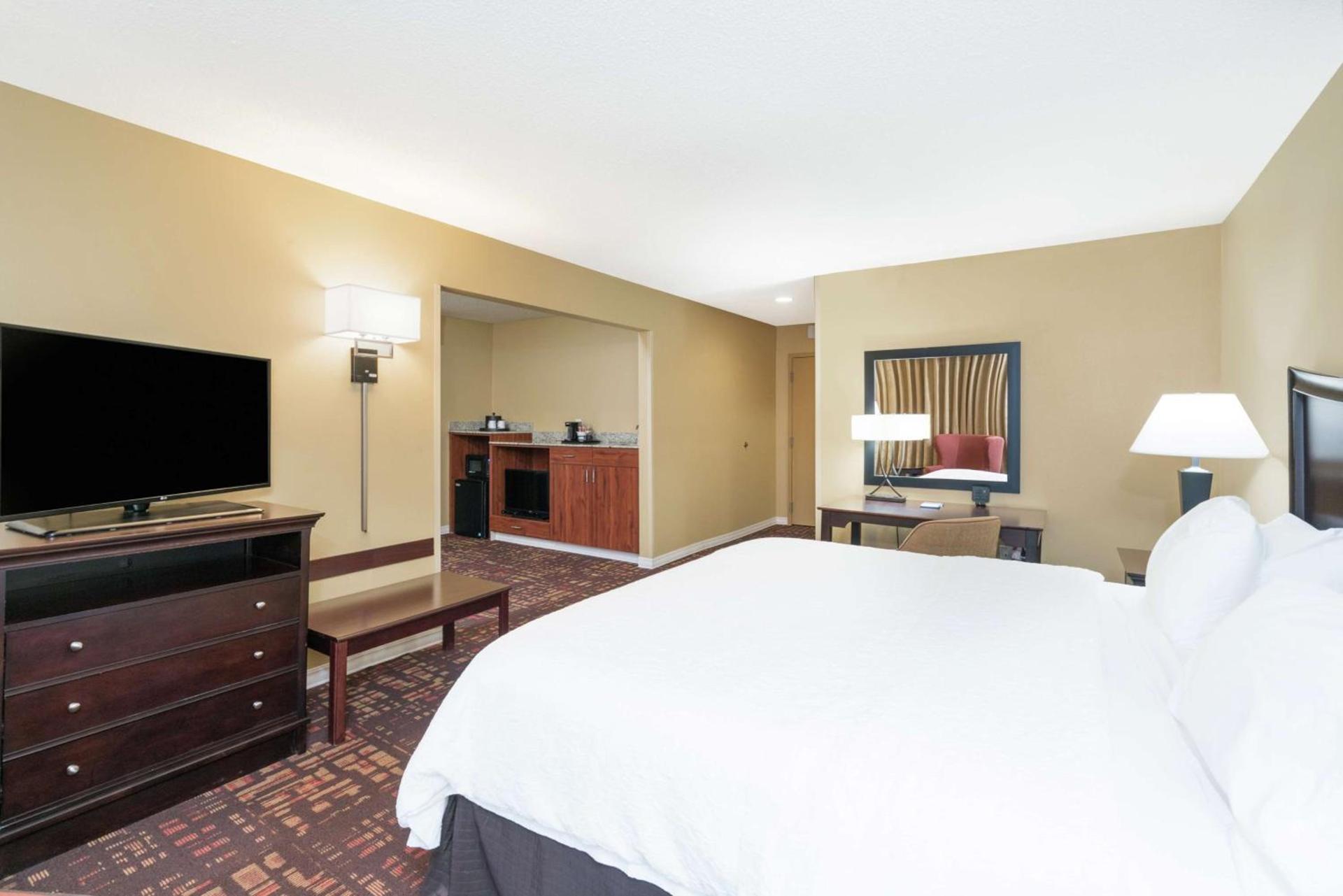 Hampton Inn Corydon photo 17