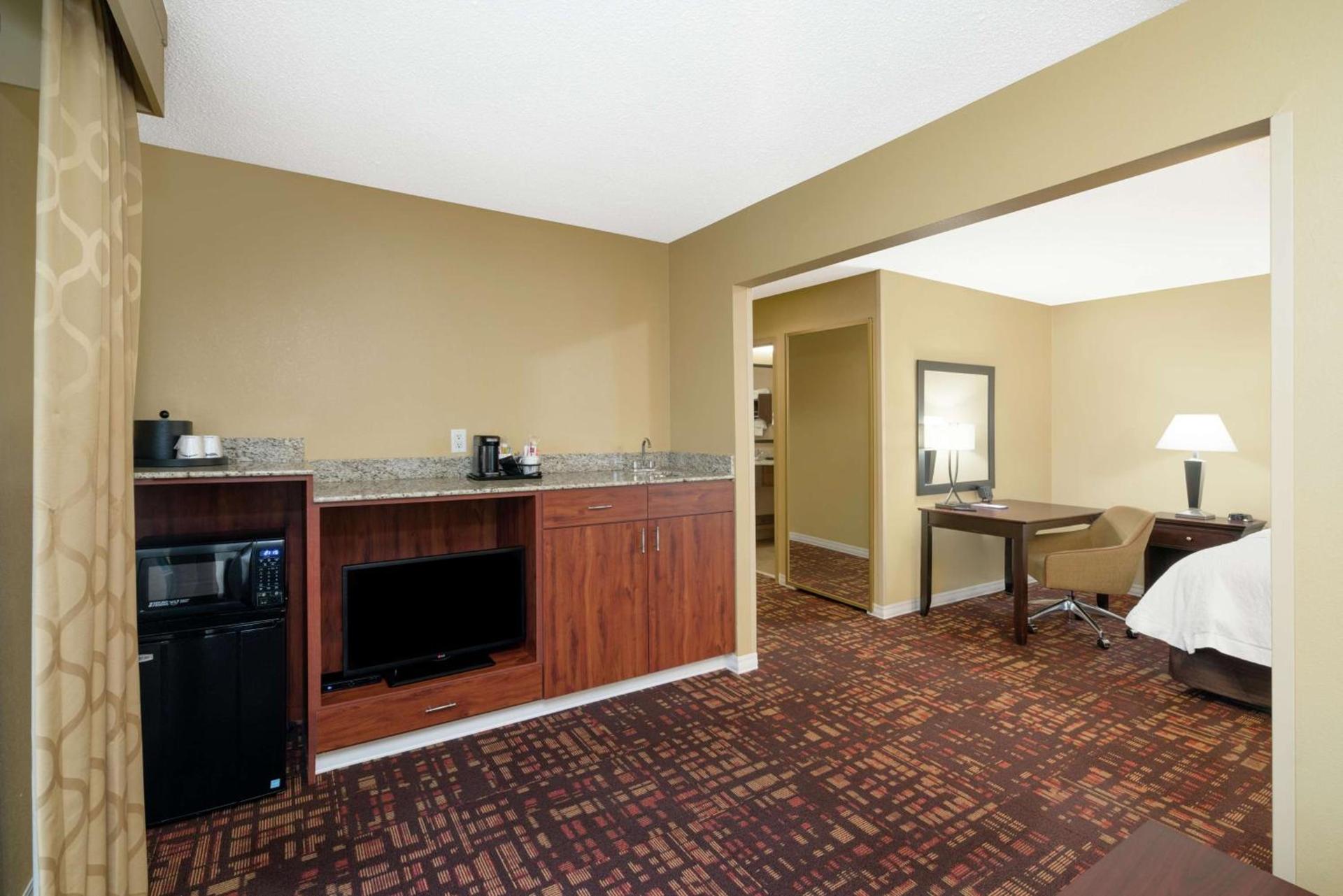 Hampton Inn Corydon photo 40