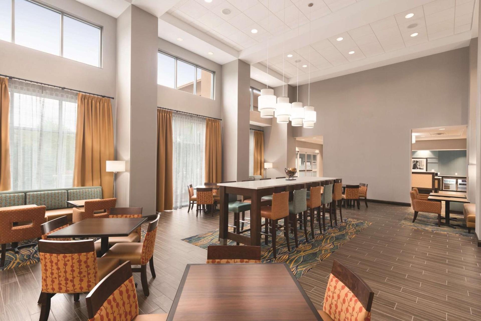 Hampton Inn & Suites - DeLand photo 5