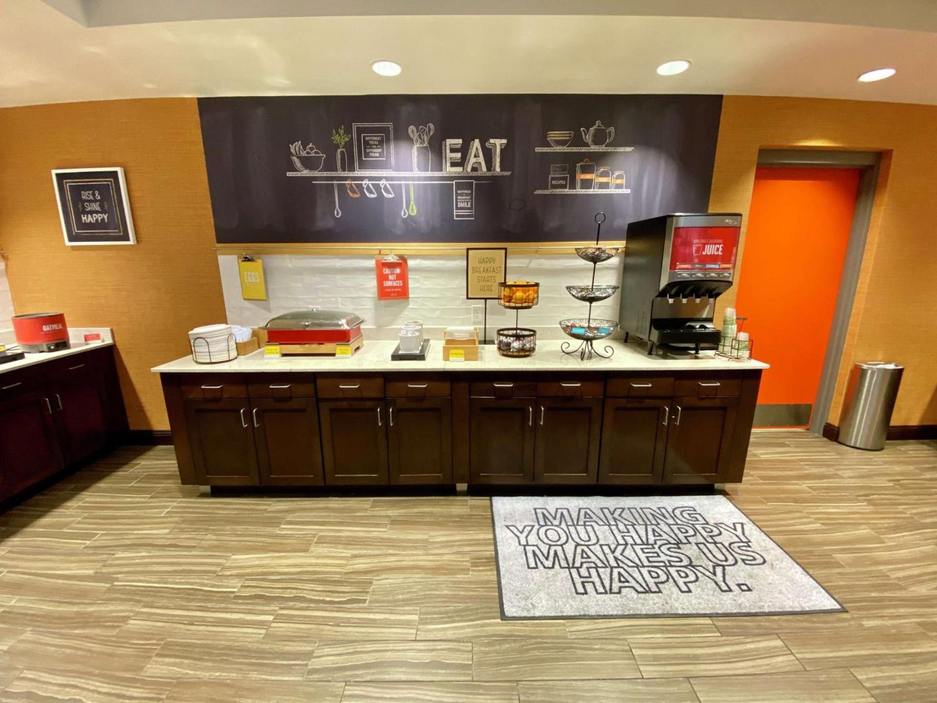Hampton Inn & Suites - DeLand photo 9
