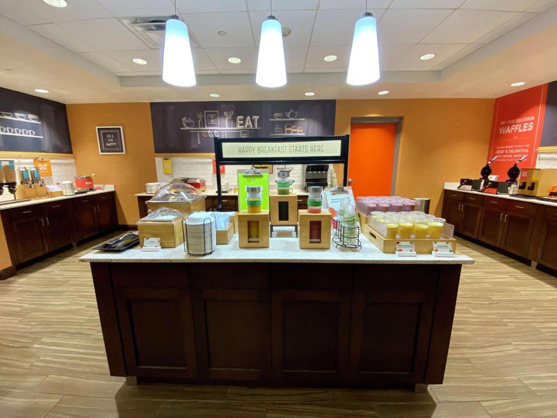 Hampton Inn & Suites - DeLand photo 10