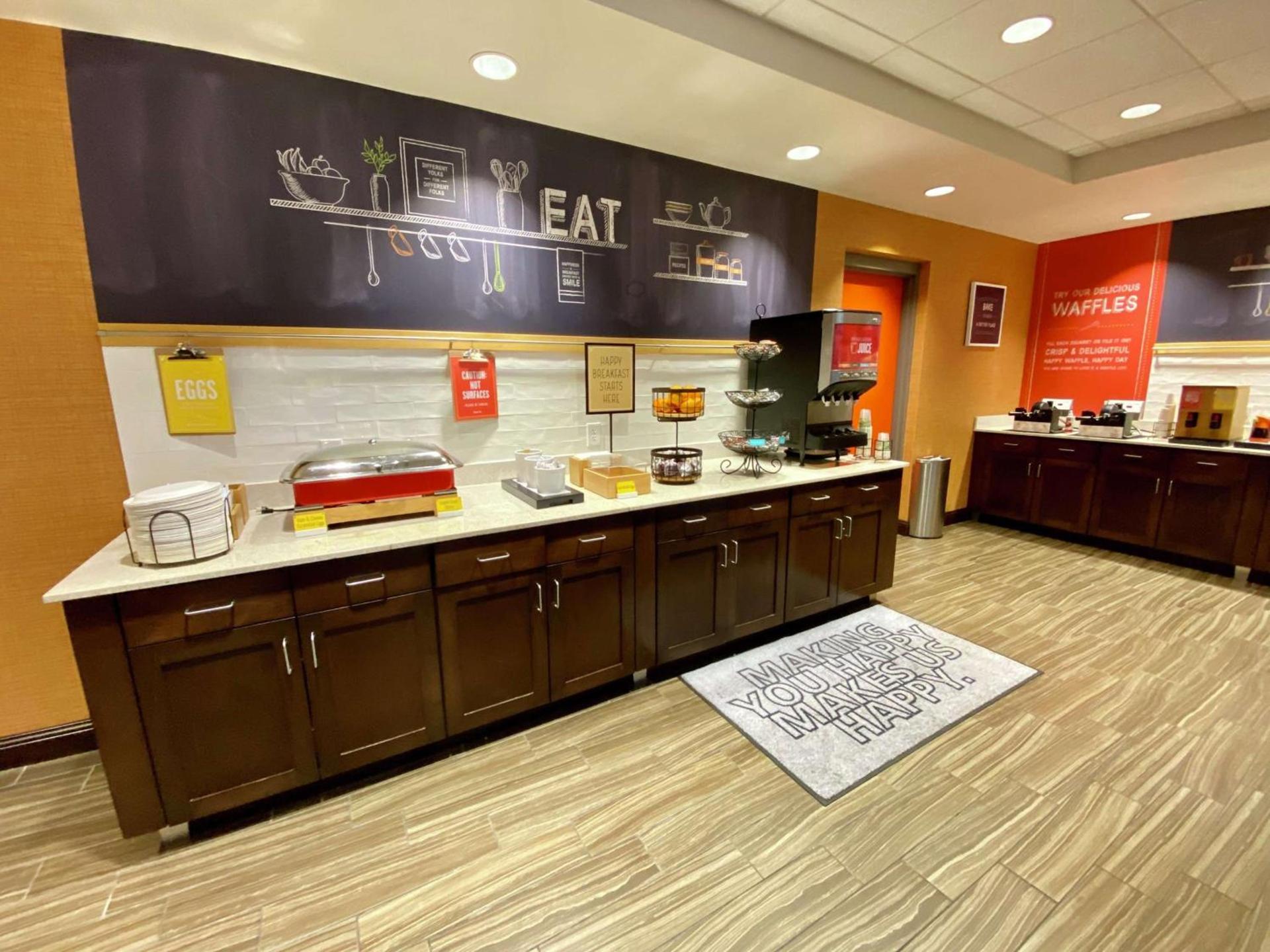 Hampton Inn & Suites - DeLand photo 12