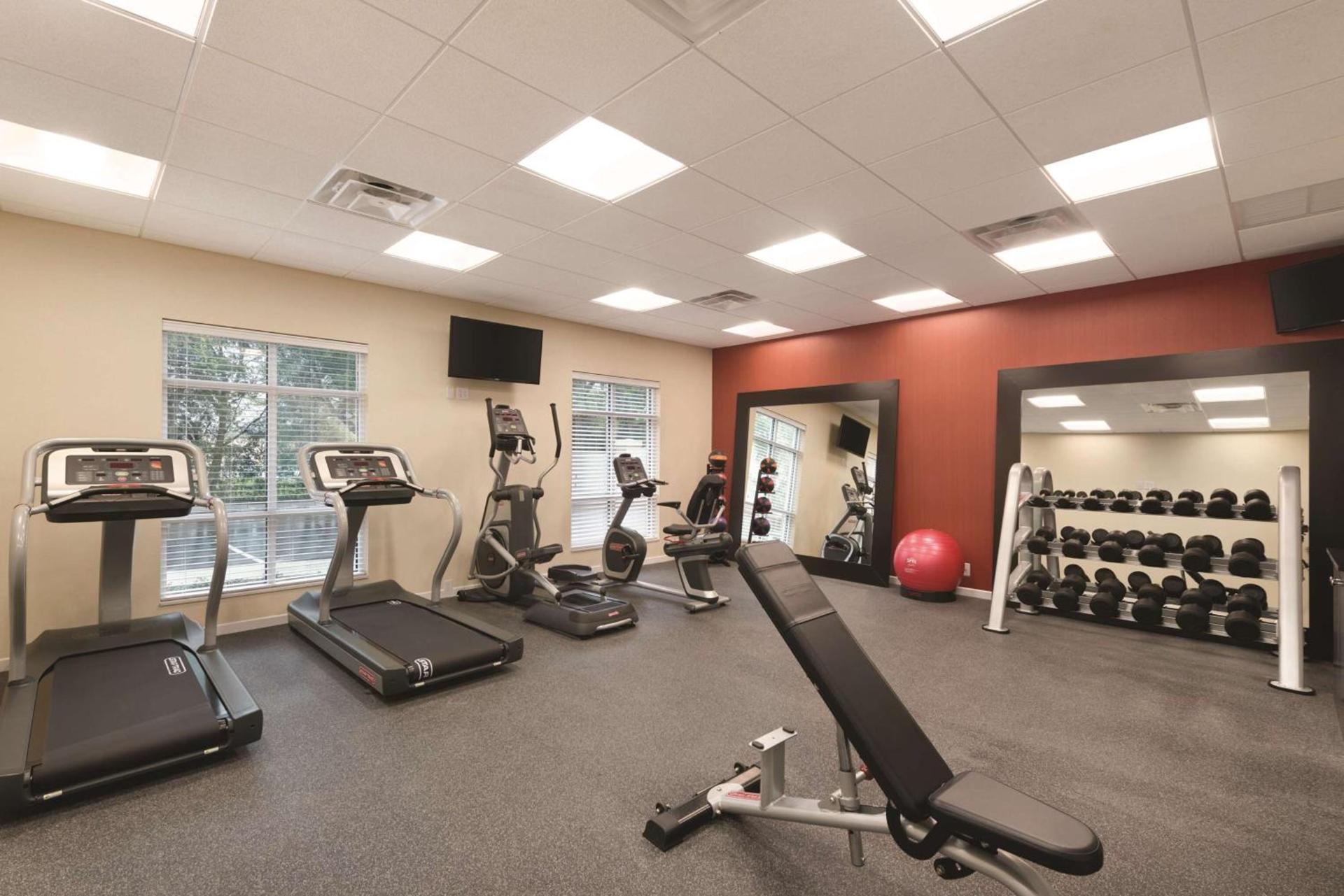Hampton Inn & Suites - DeLand photo 15