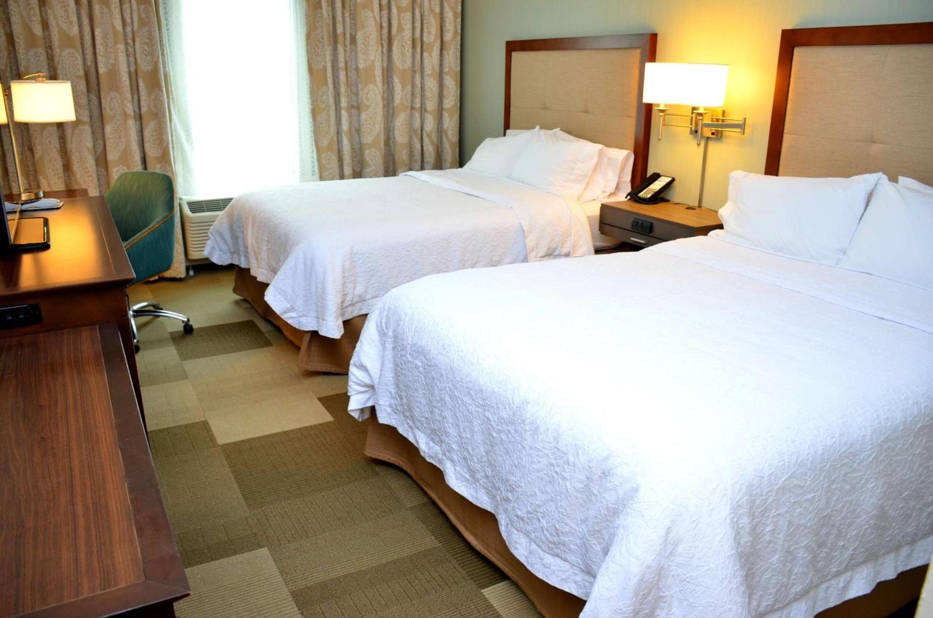 Hampton Inn & Suites - DeLand photo 17