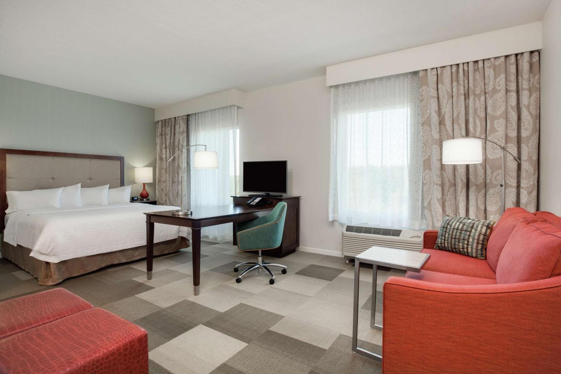 Hampton Inn & Suites - DeLand photo 34
