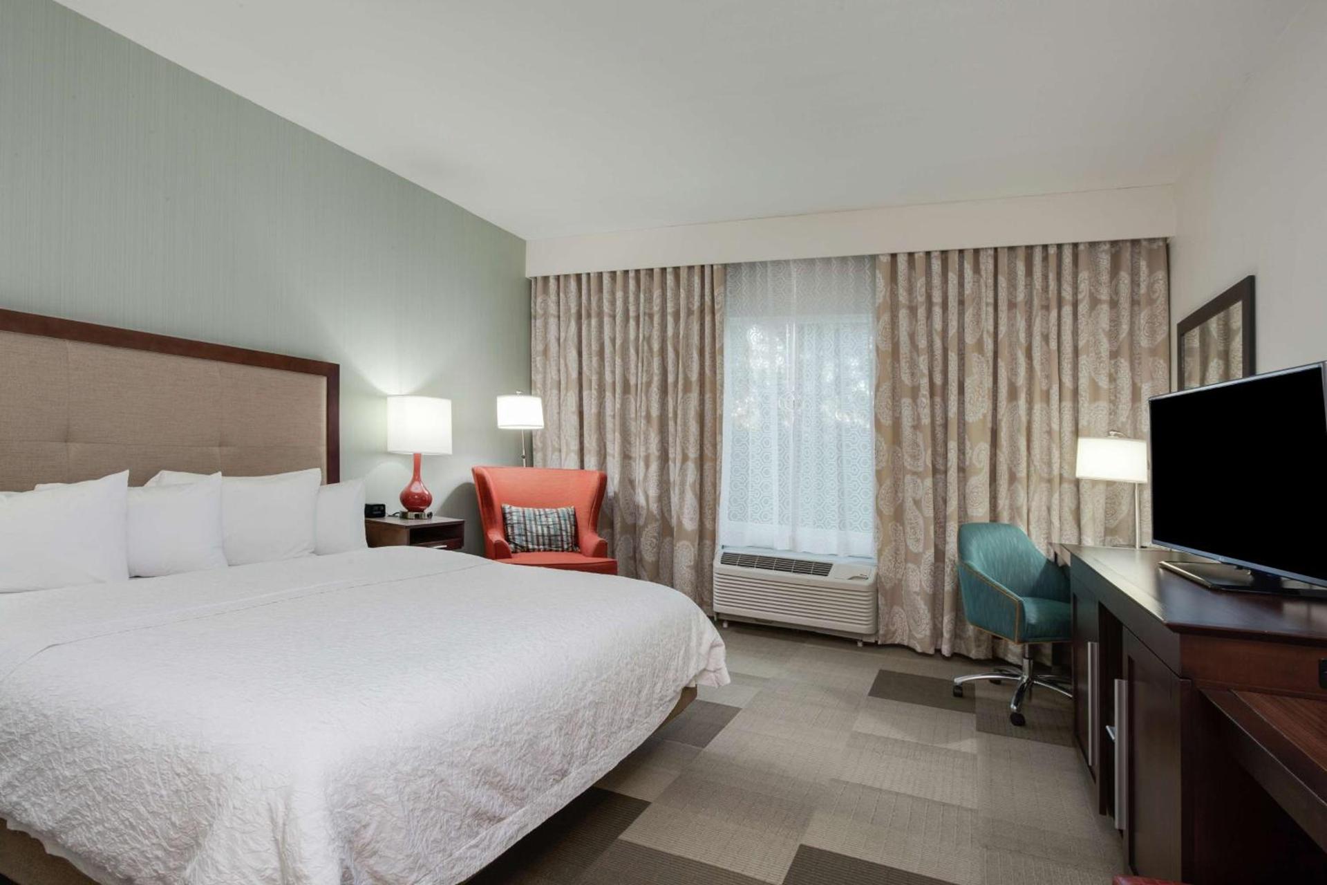 Hampton Inn & Suites - DeLand photo 39