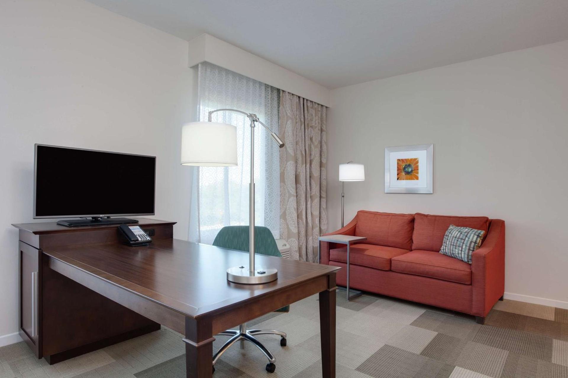 Hampton Inn & Suites - DeLand photo 43
