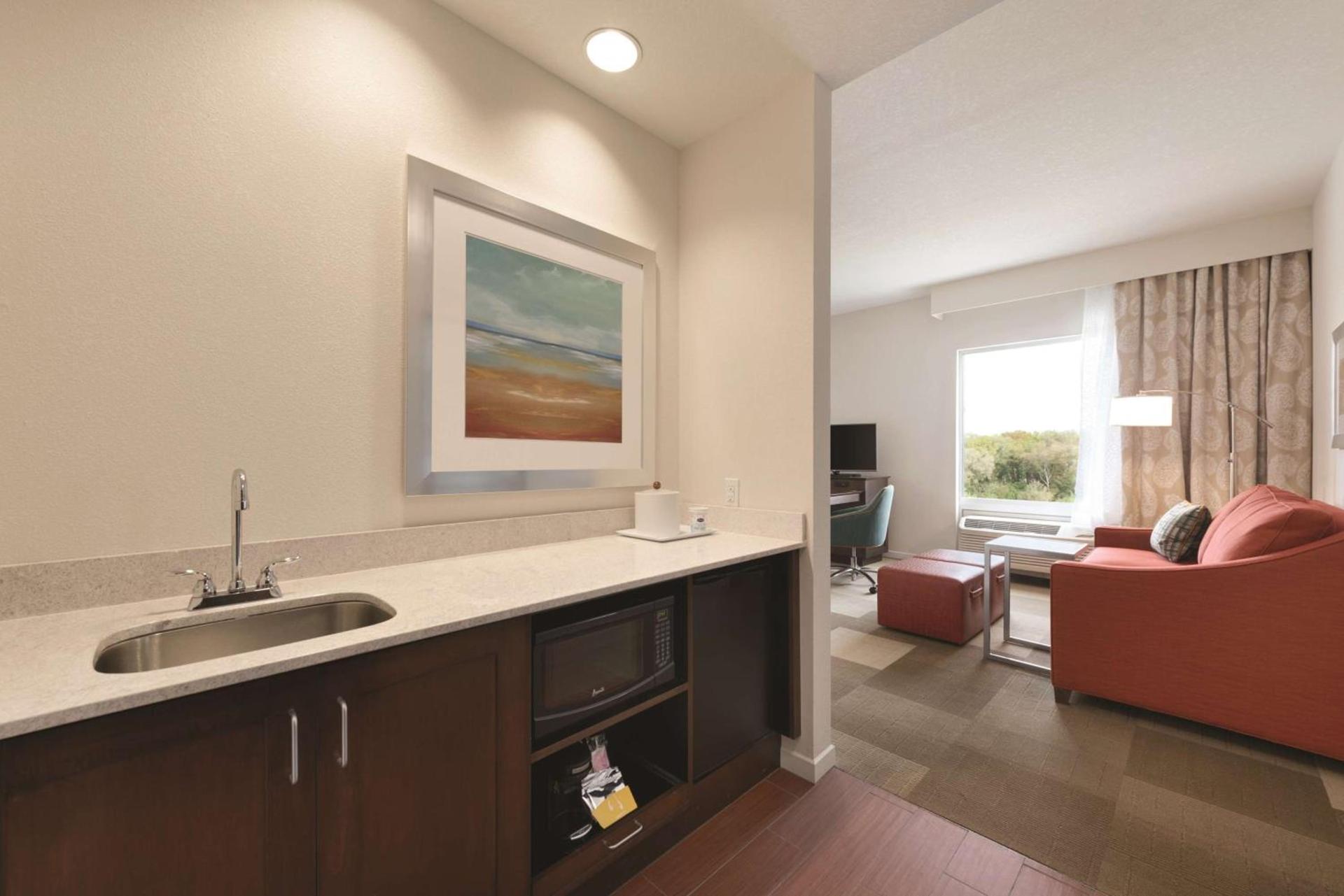 Hampton Inn & Suites - DeLand photo 46