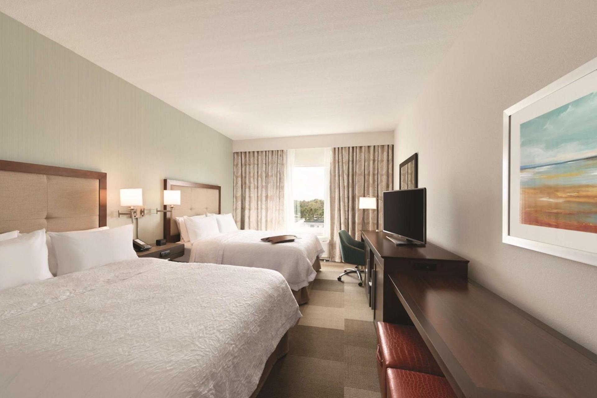 Hampton Inn & Suites - DeLand photo 49
