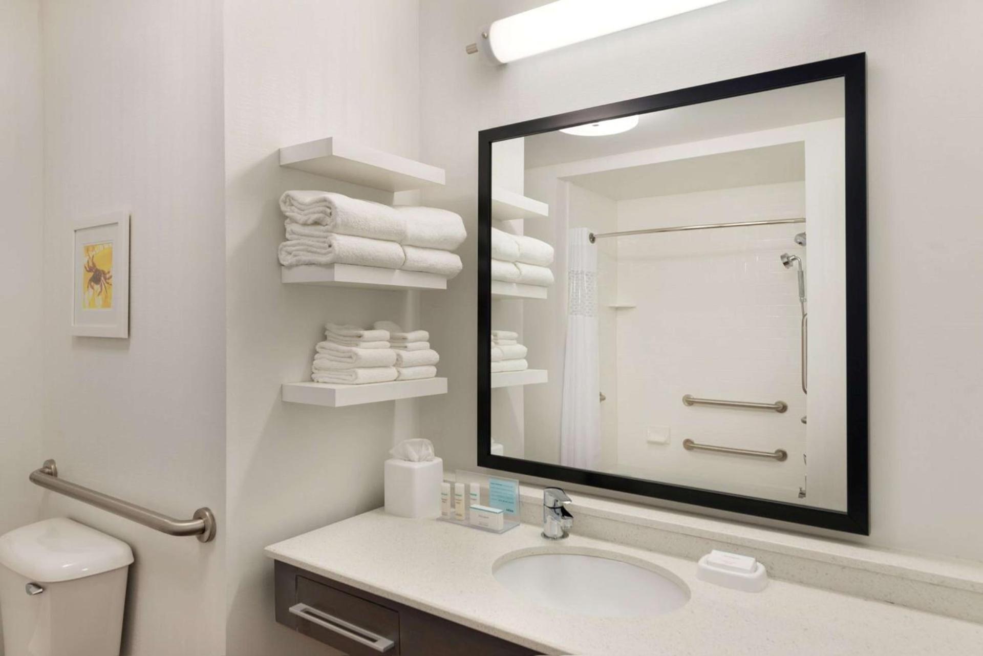 Hampton Inn & Suites - DeLand photo 51