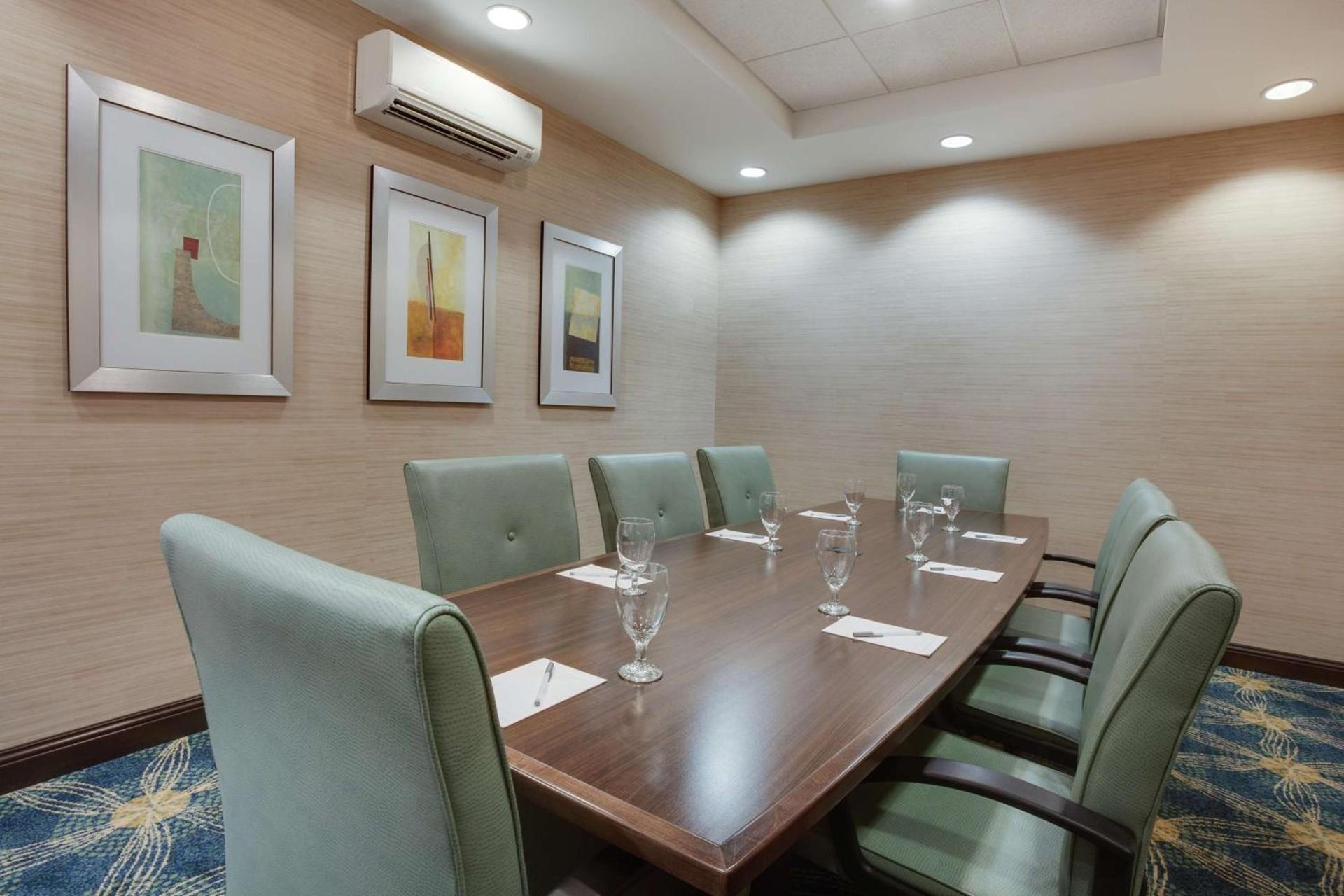 Hampton Inn & Suites - DeLand photo 53