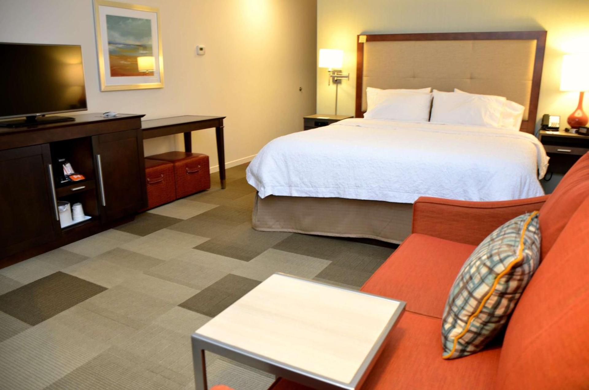 Hampton Inn & Suites - DeLand photo 55