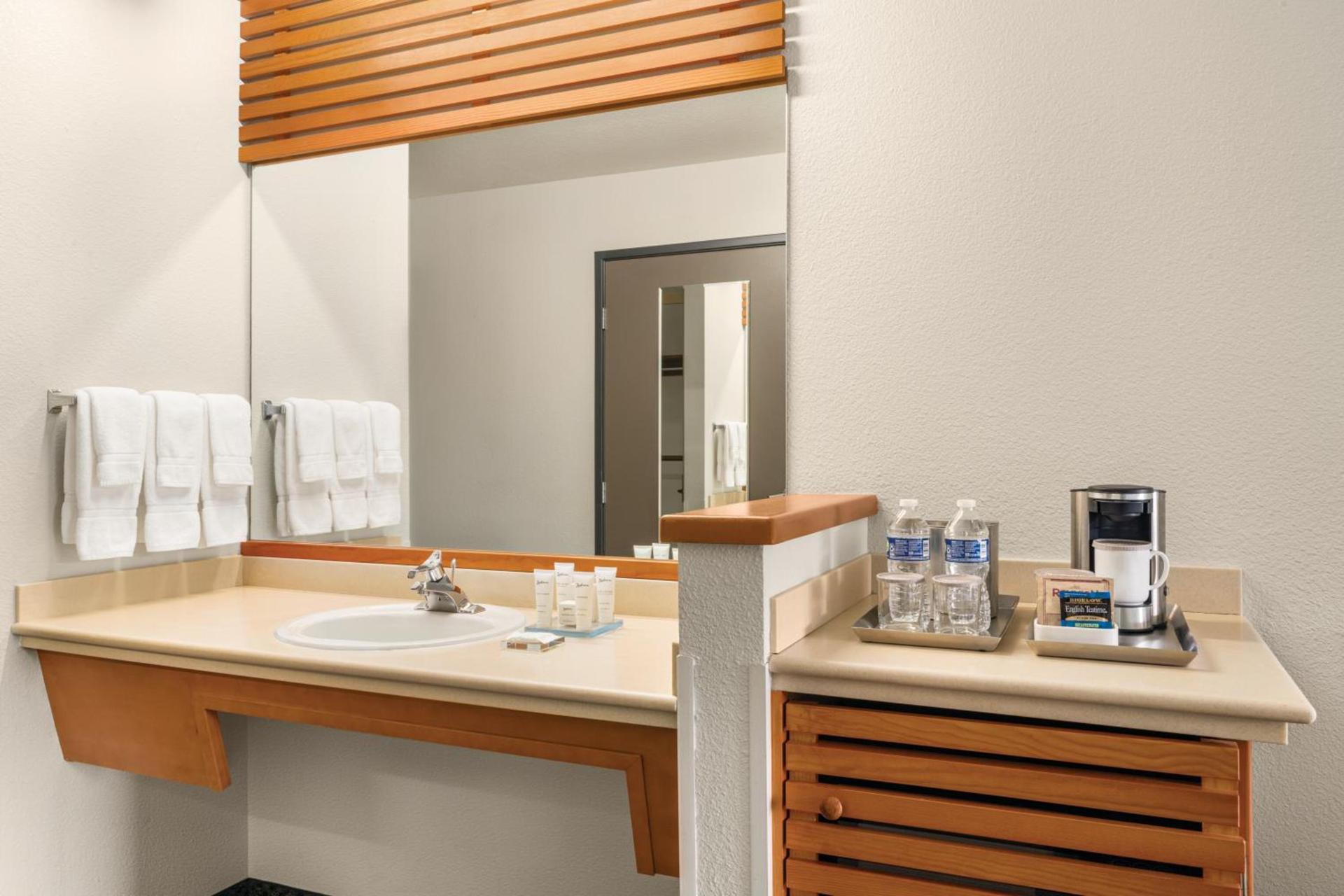 Radisson Hotel Portland Airport photo 87