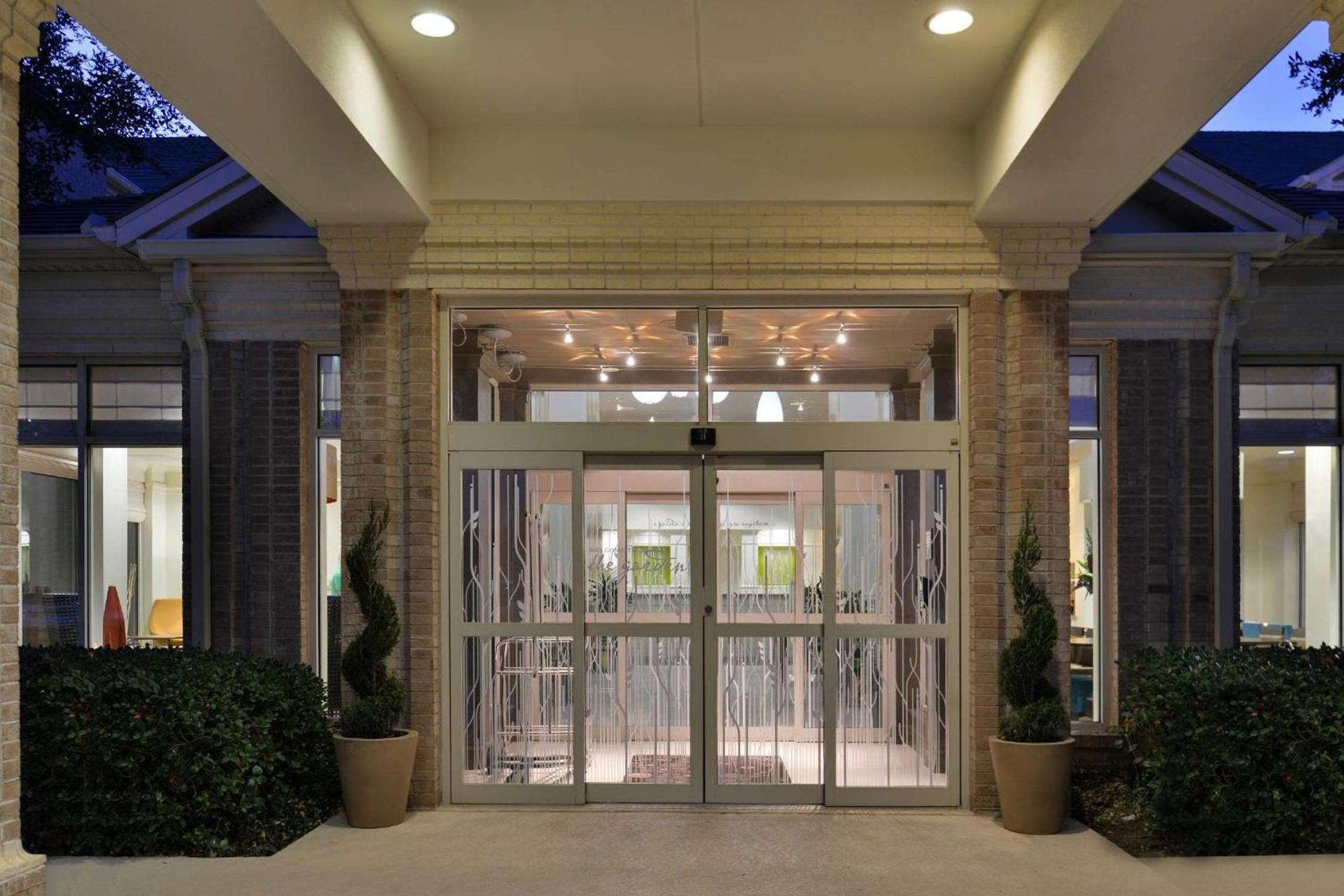 Hilton Garden Inn Addison photo 5