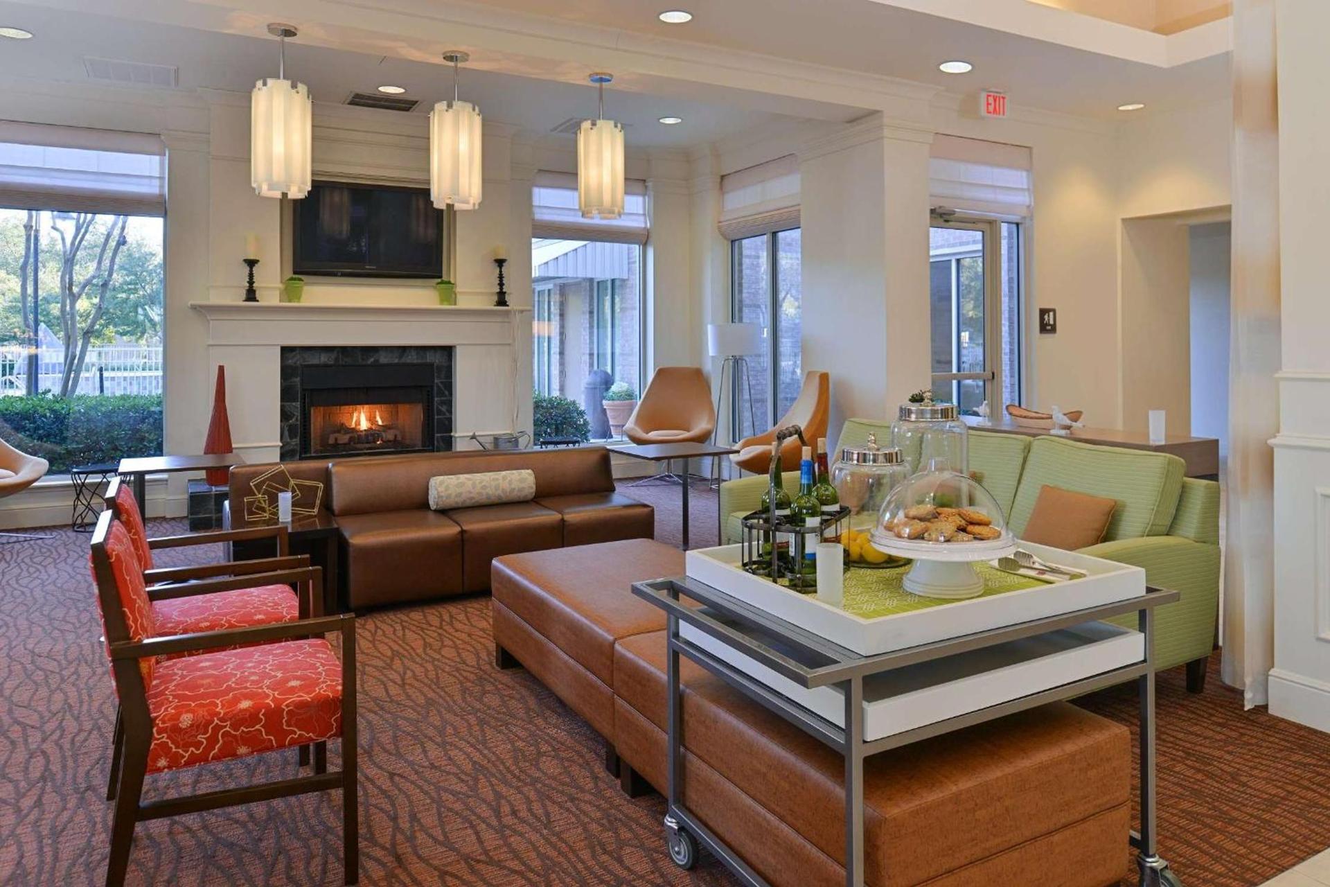 Hilton Garden Inn Addison photo 32