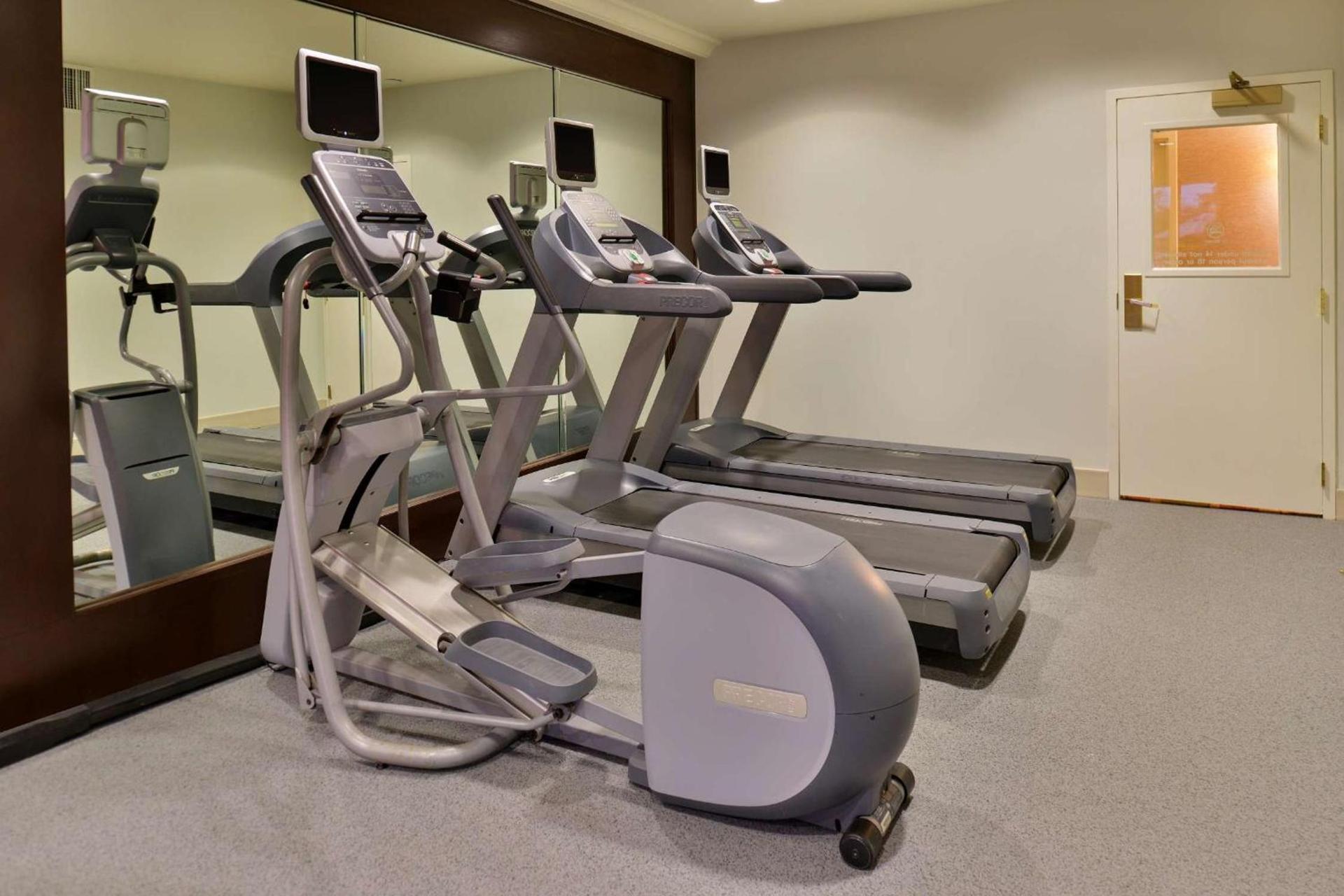 Hilton Garden Inn Addison photo 50