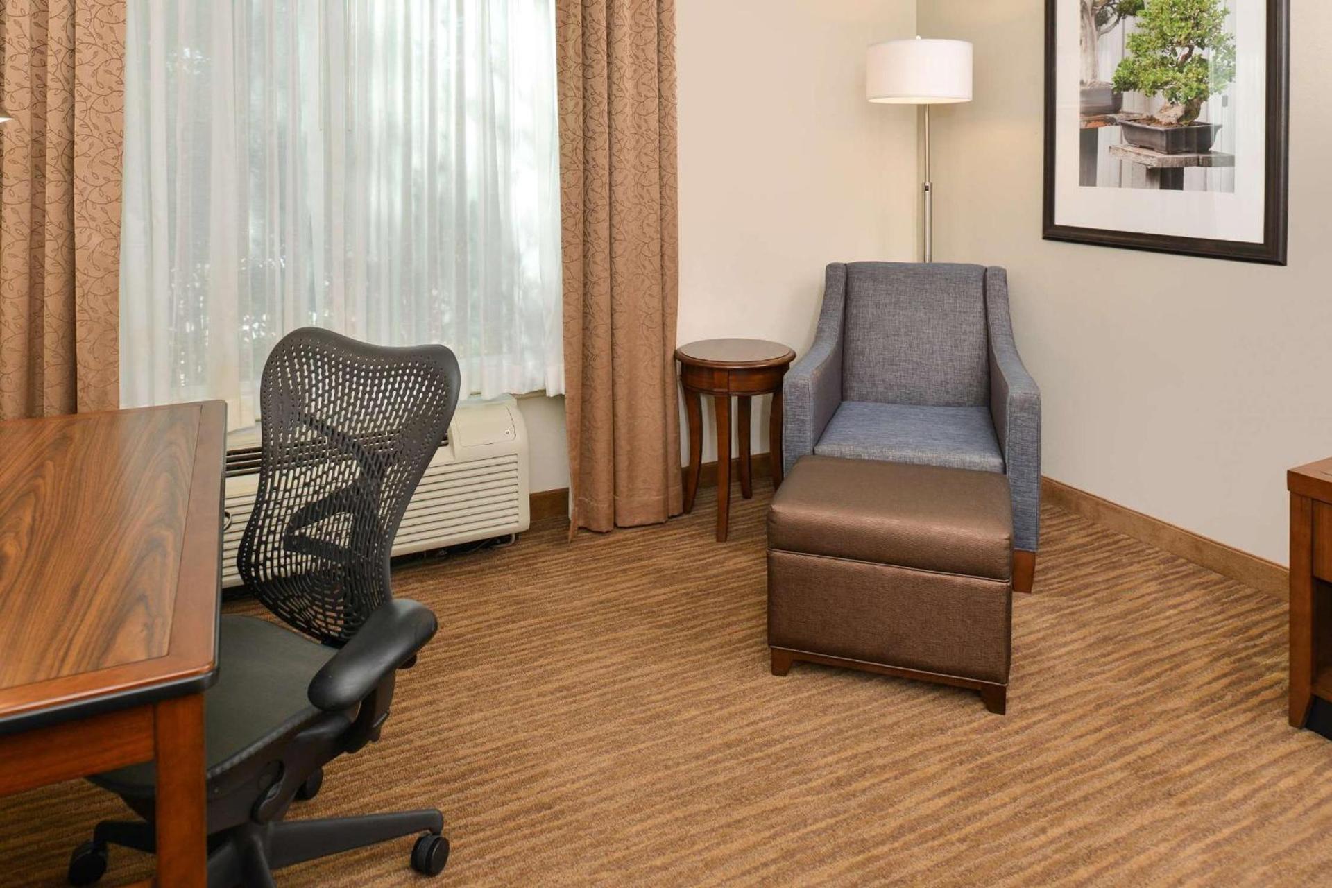 Hilton Garden Inn Addison photo 45
