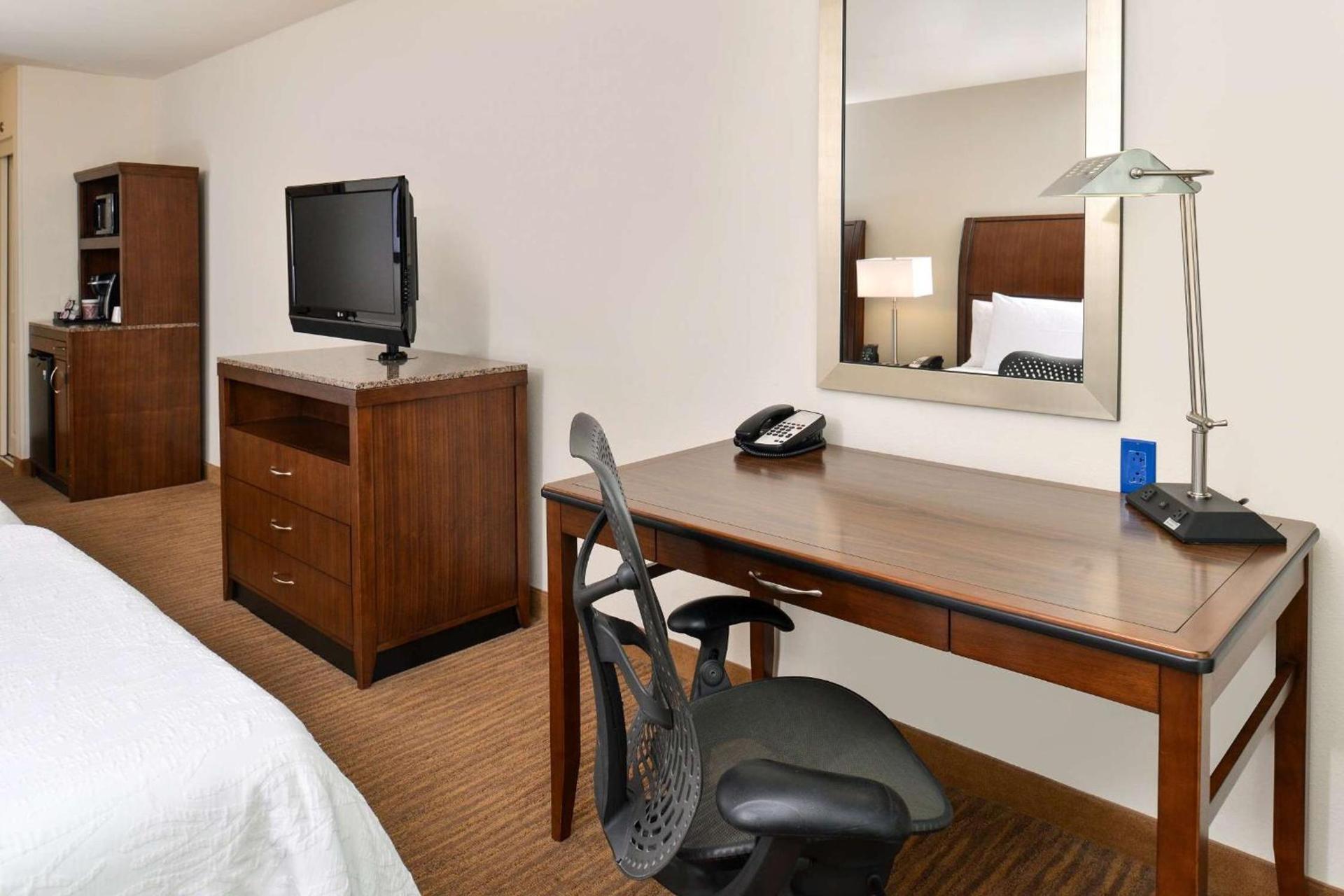 Hilton Garden Inn Addison photo 41