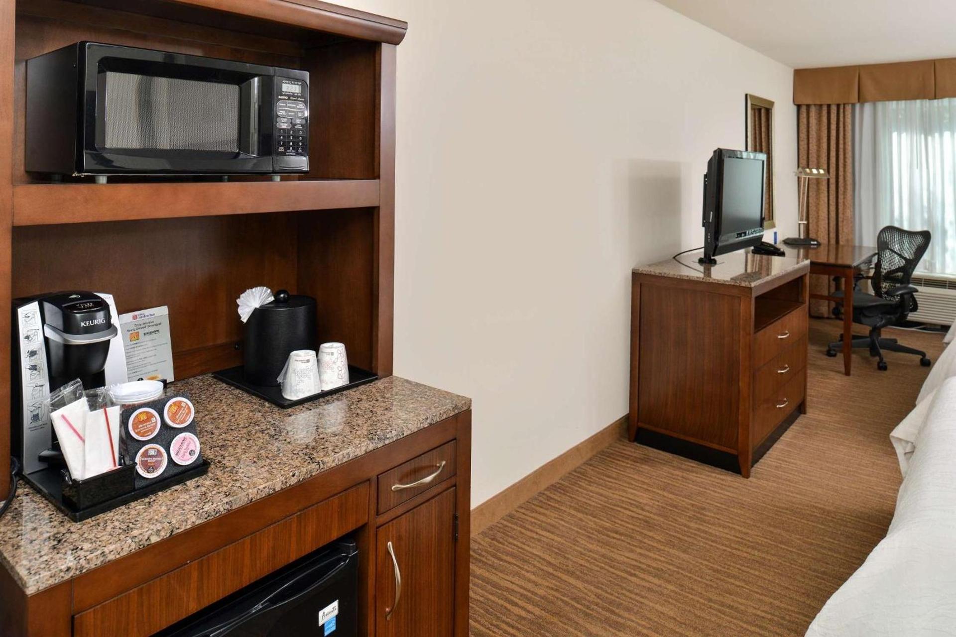 Hilton Garden Inn Addison photo 31