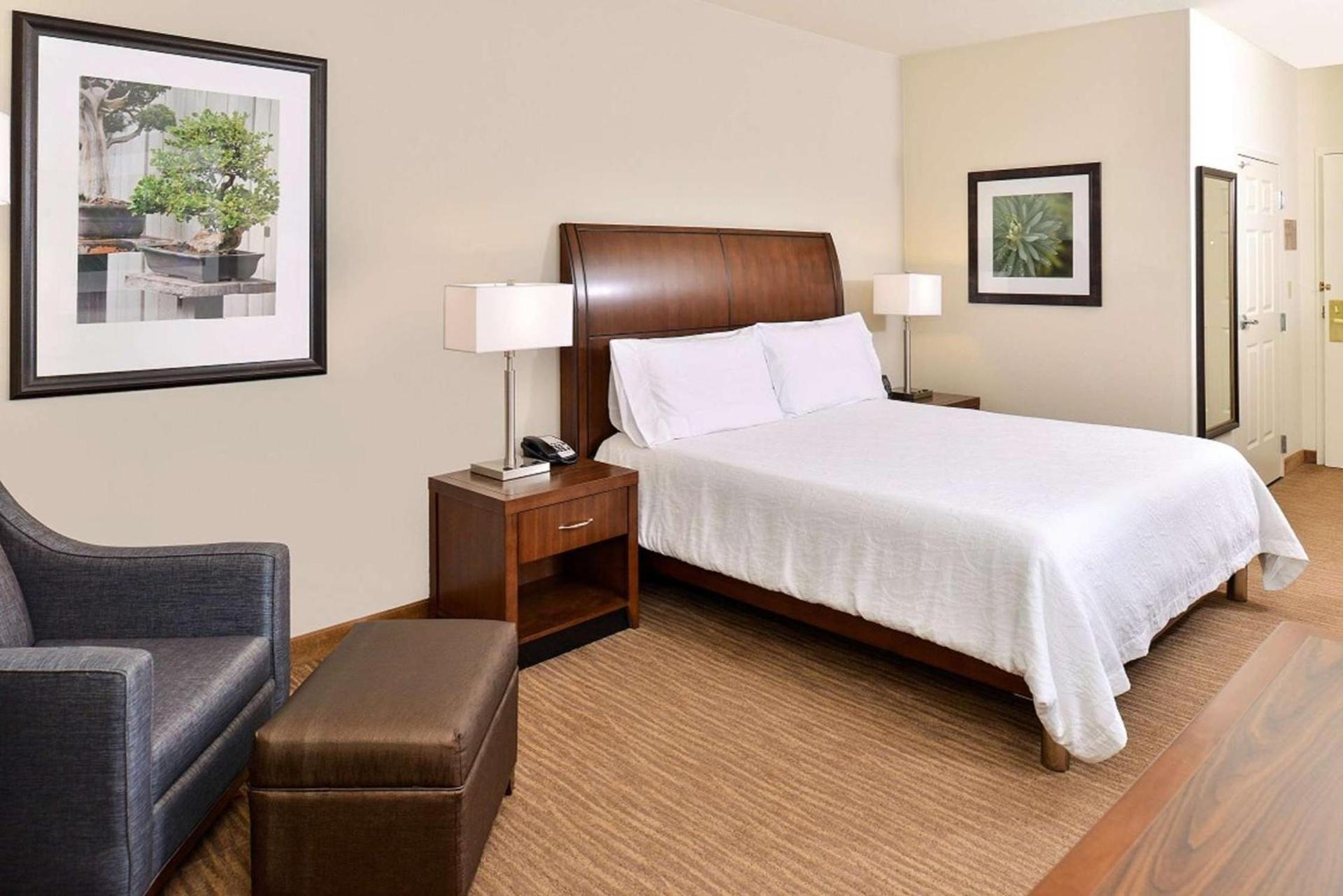 Hilton Garden Inn Addison photo 43