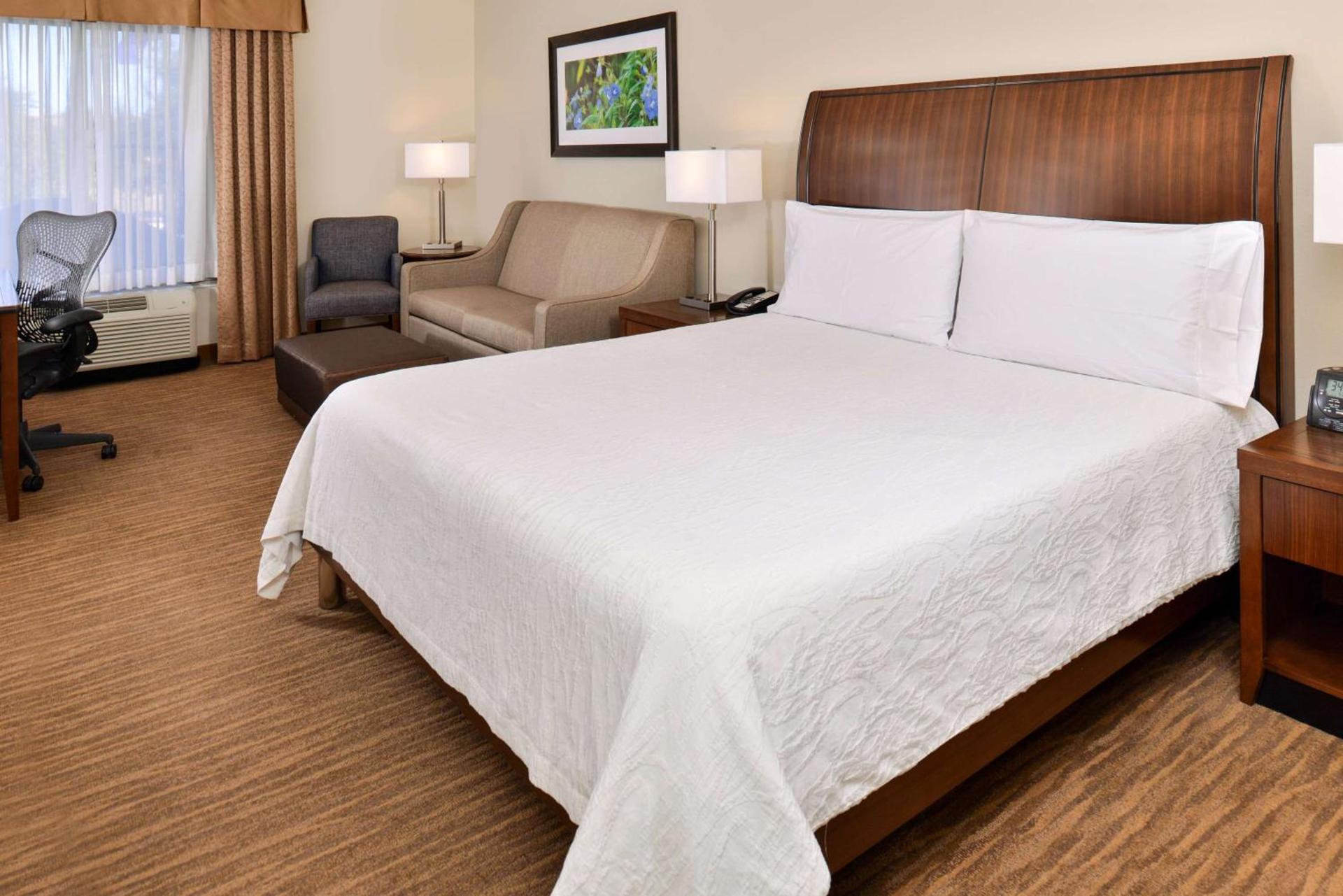 Hilton Garden Inn Addison photo 36