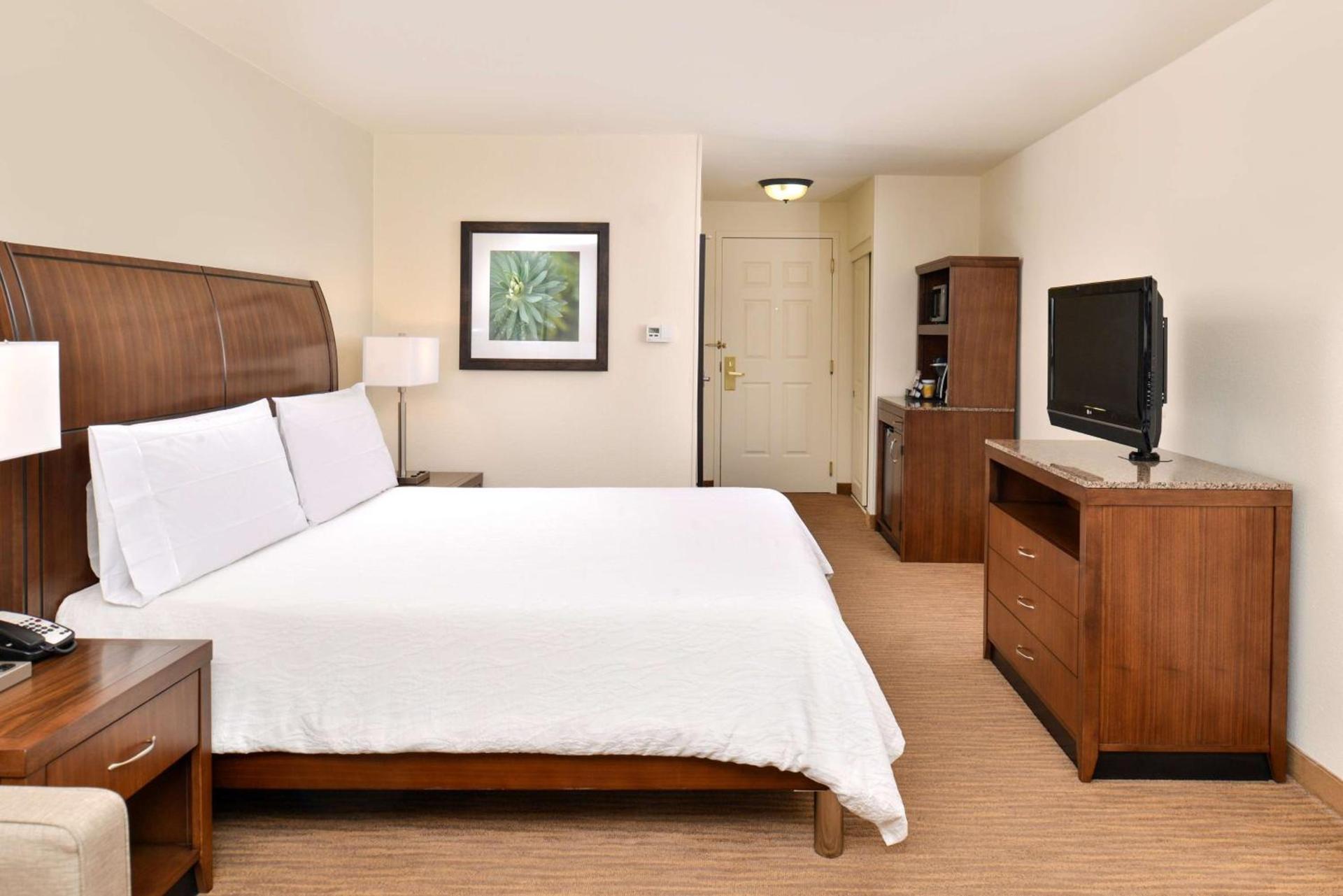 Hilton Garden Inn Addison photo 23