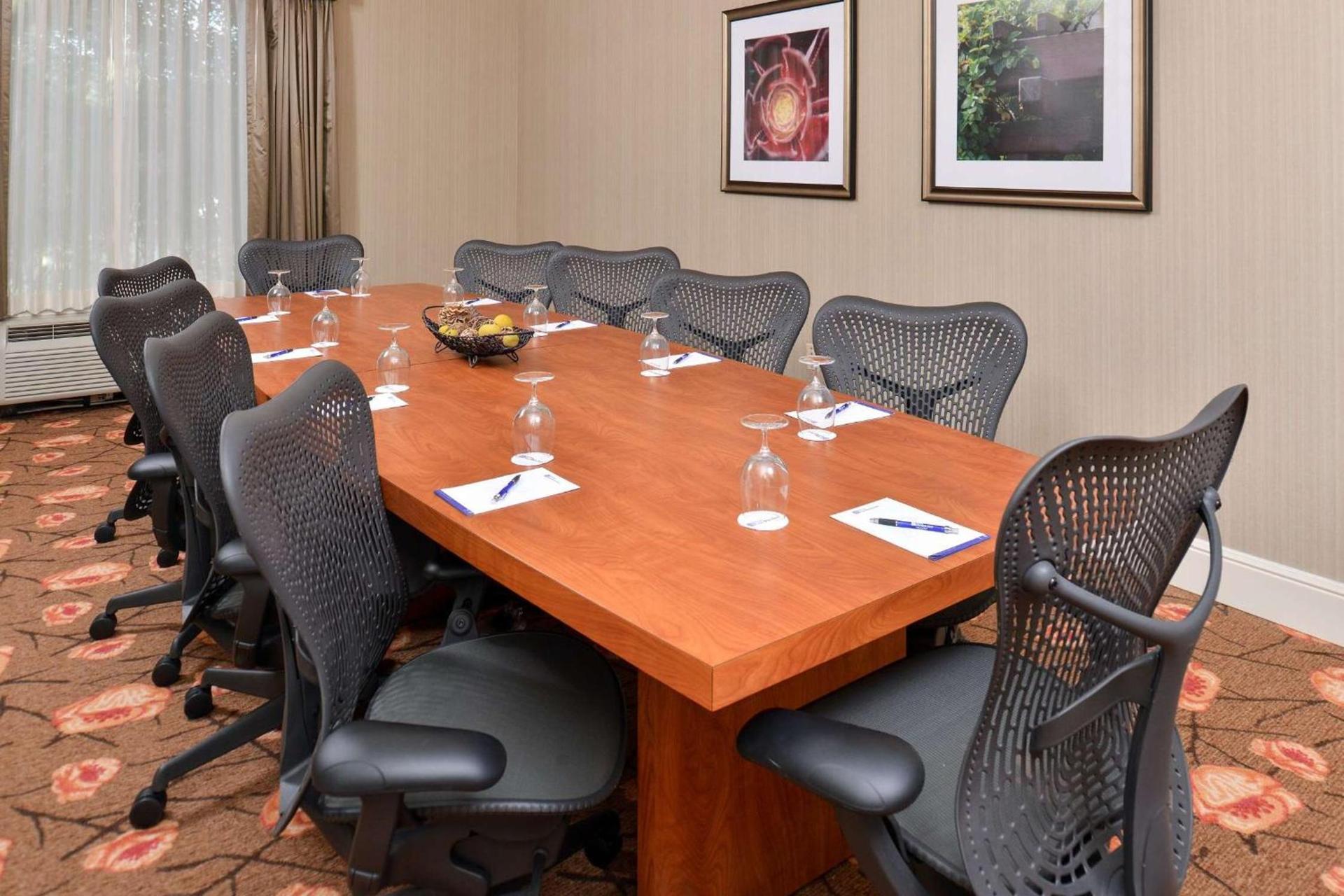 Hilton Garden Inn Addison photo 30