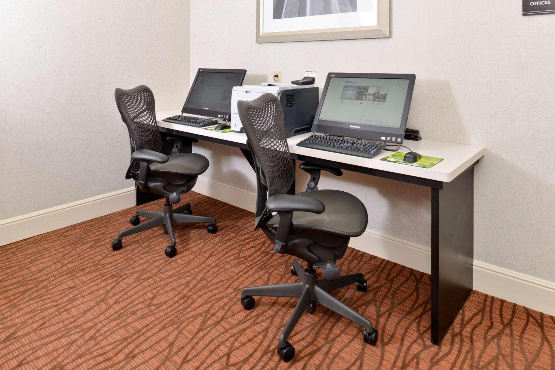 Hilton Garden Inn Addison photo 49