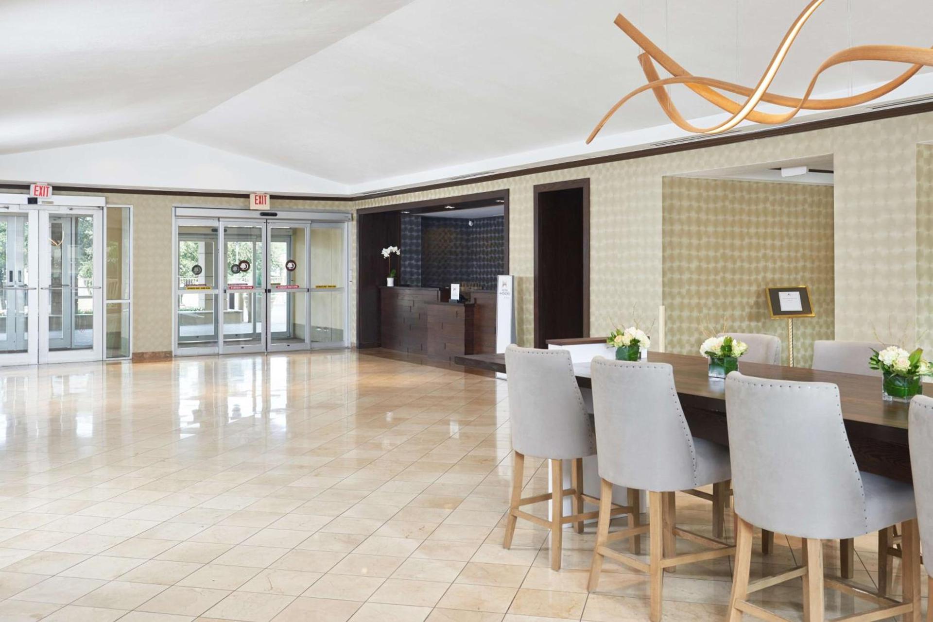 DoubleTree by Hilton Dallas Market Center photo 4