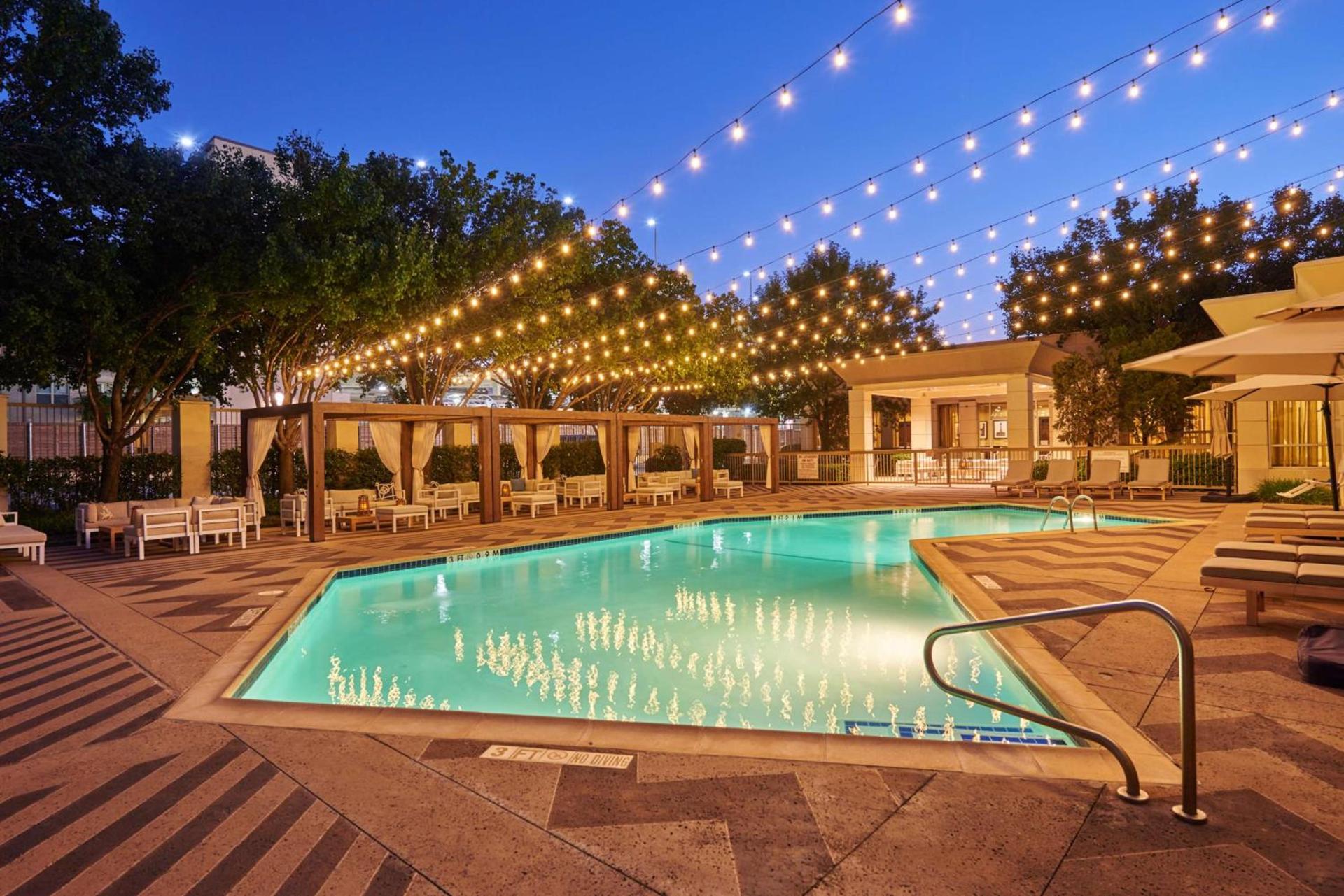 DoubleTree by Hilton Dallas Market Center photo 9