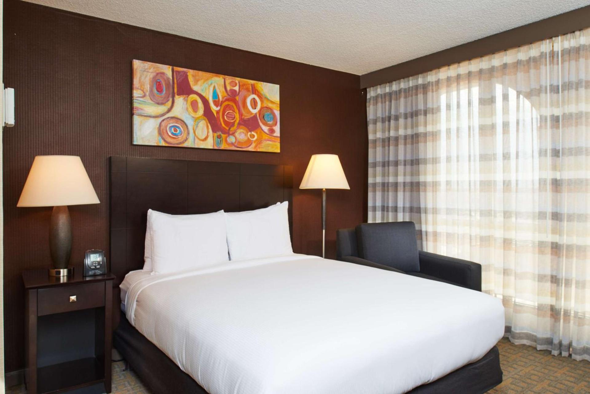DoubleTree by Hilton Dallas Market Center photo 17