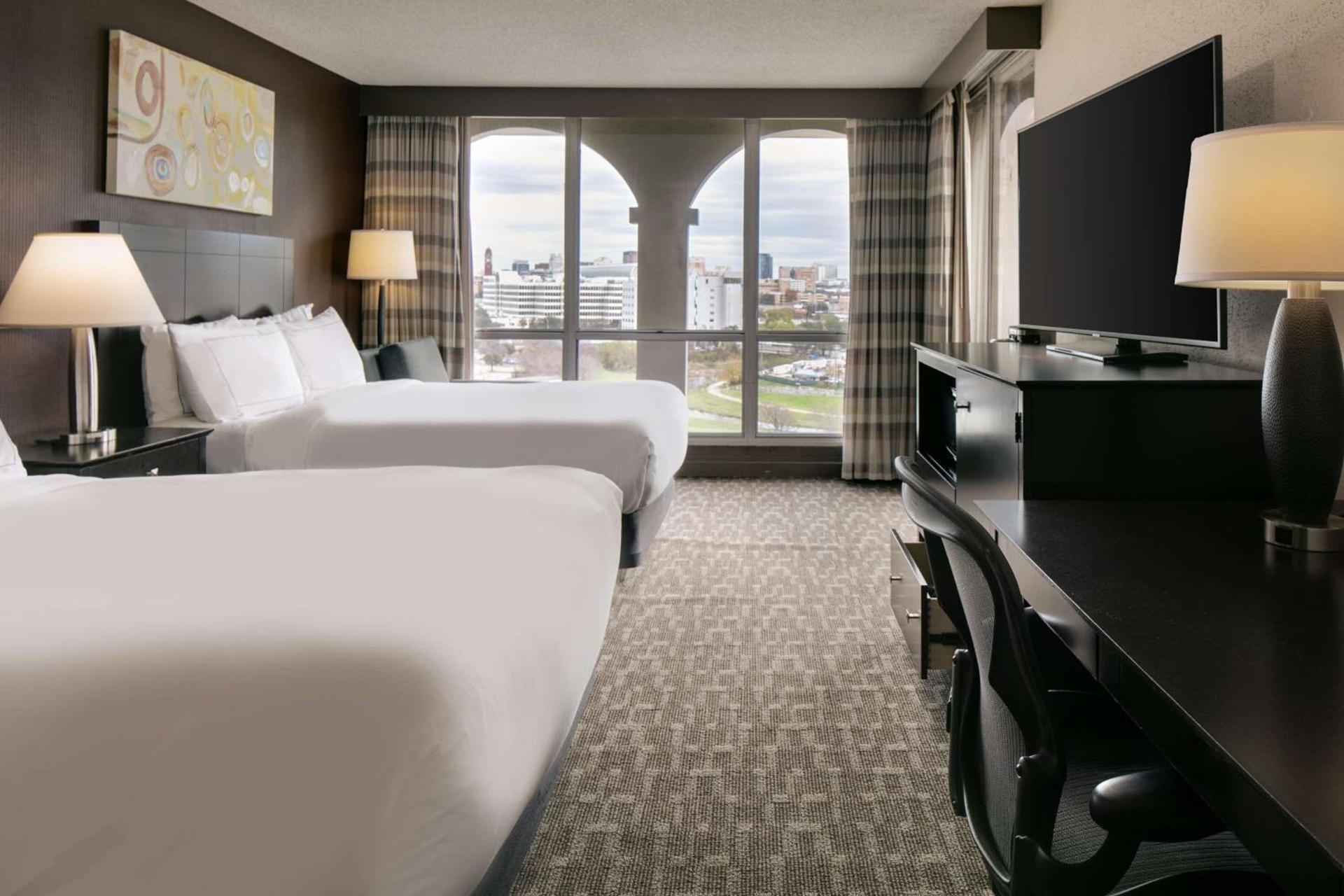 DoubleTree by Hilton Dallas Market Center photo 23