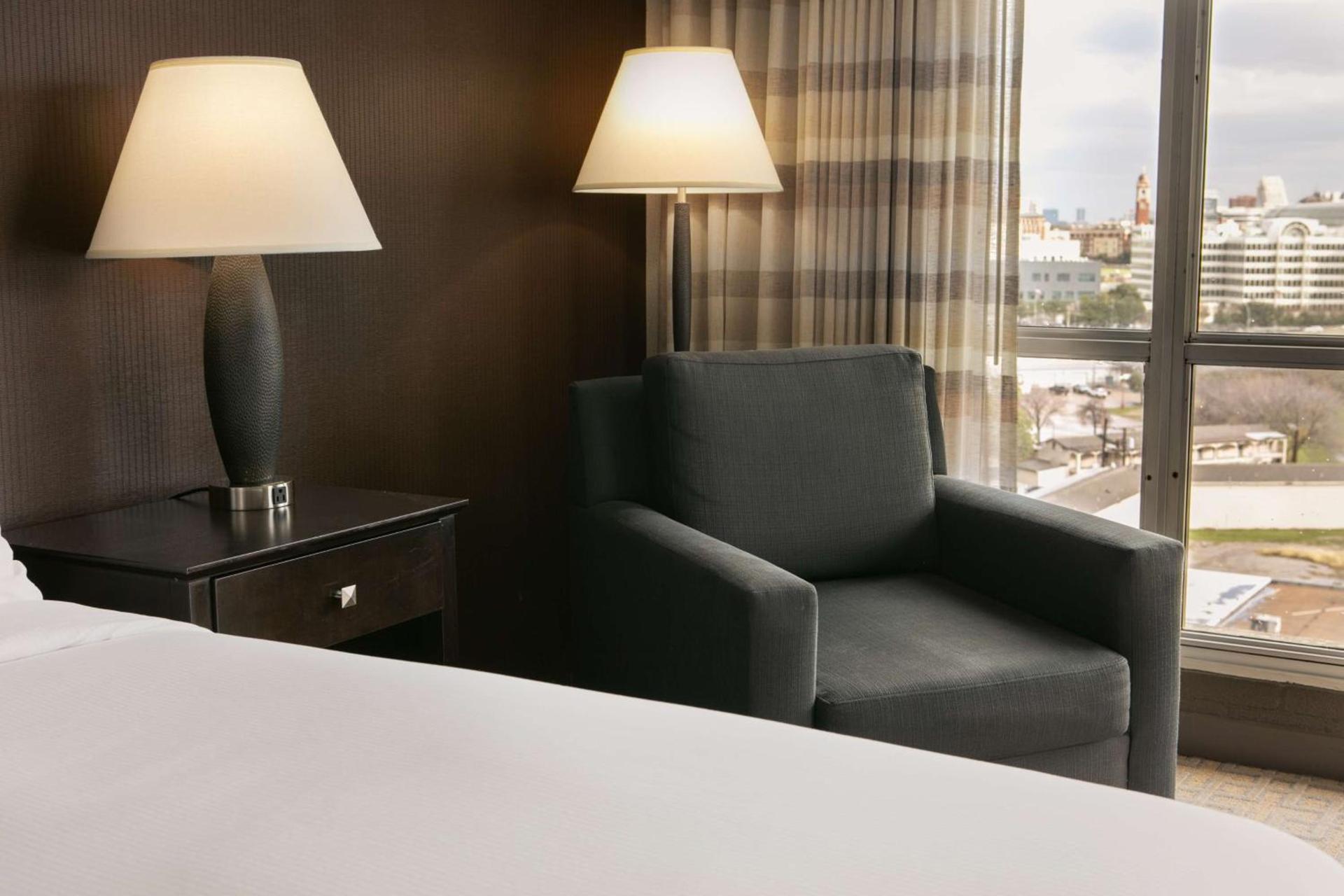 DoubleTree by Hilton Dallas Market Center photo 24