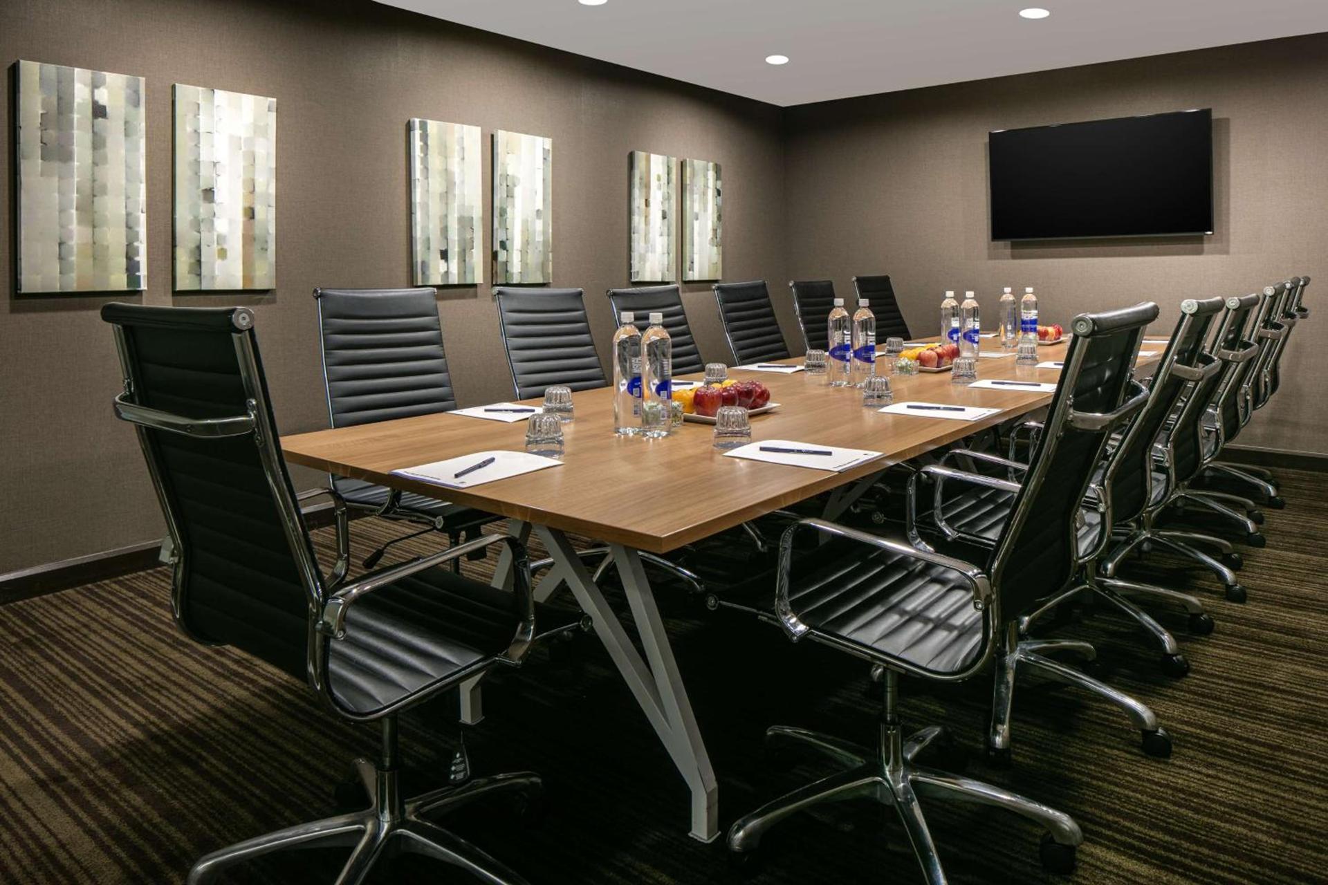 DoubleTree by Hilton Dallas Market Center photo 33