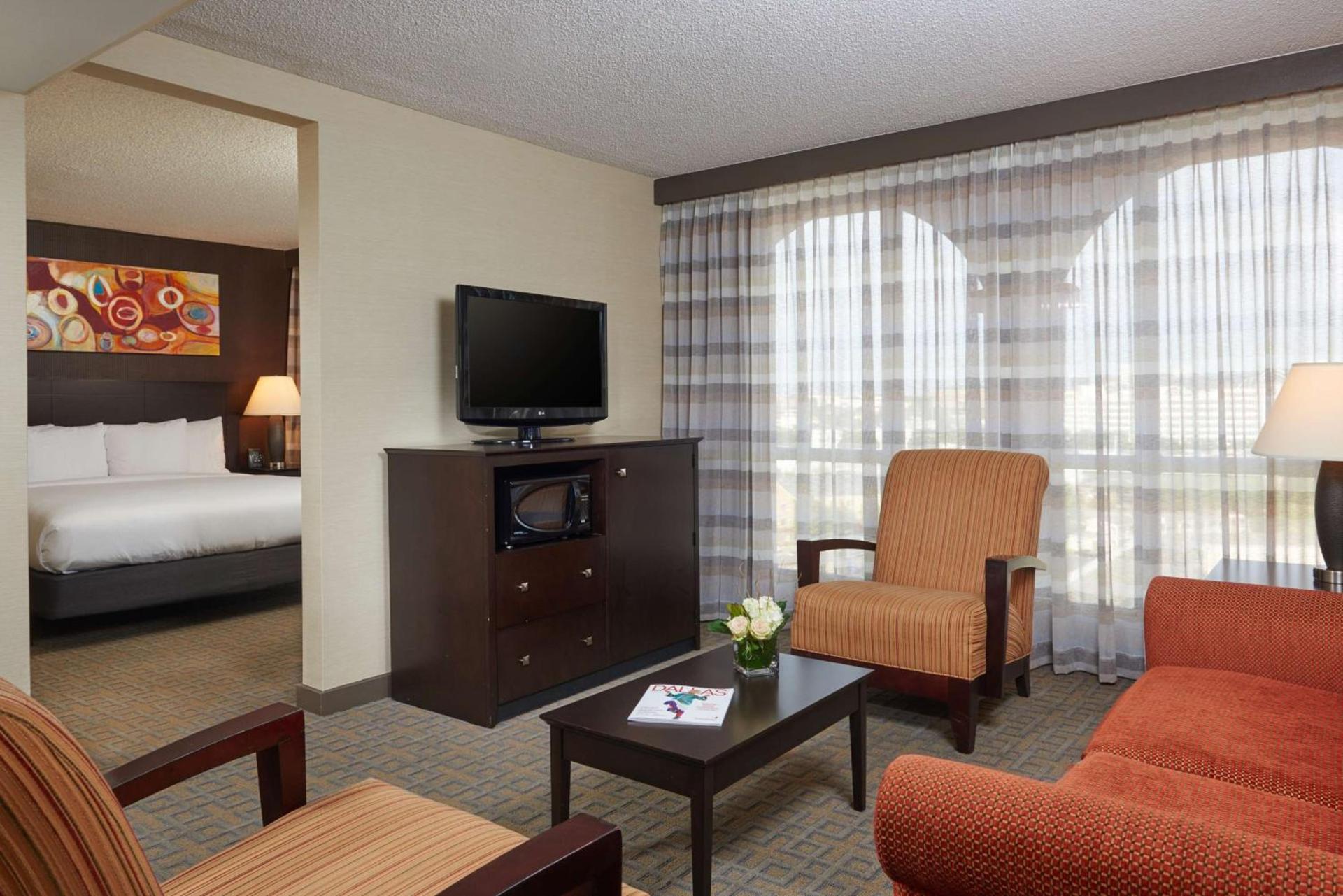 DoubleTree by Hilton Dallas Market Center photo 40