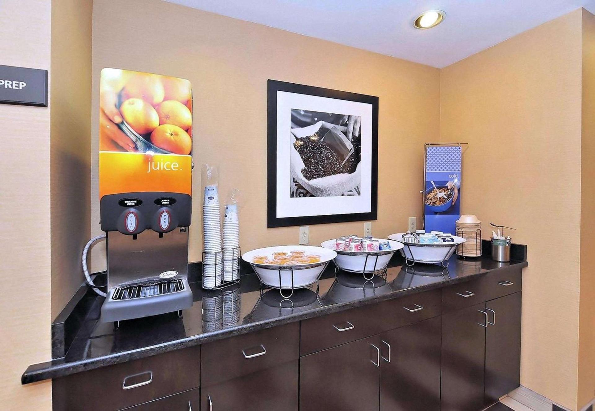 Hampton Inn Eden photo 12